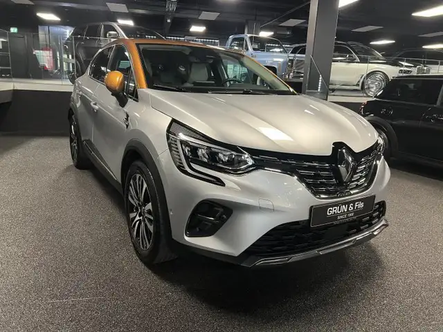 Renault Captur INITIALE PARIS
