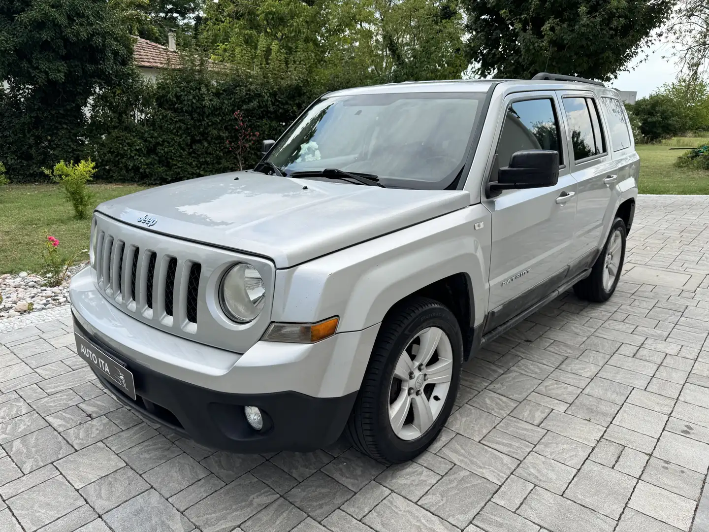 Jeep Patriot Patriot 2.2 crd Limited 4wd my11 Szary - 2