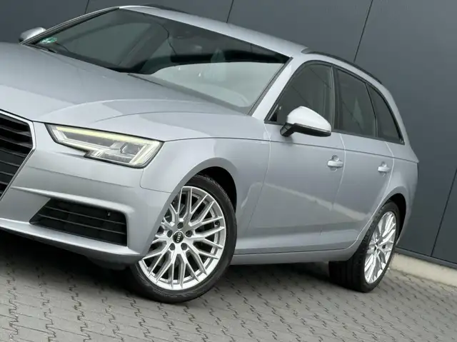 Audi A4 view 6