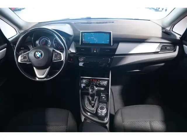 BMW 2 Series view 14
