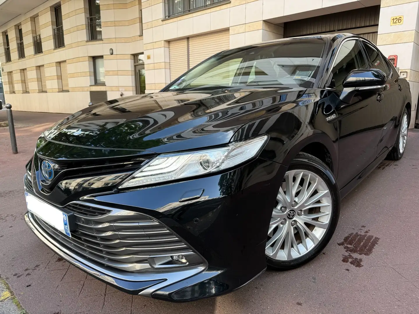 Toyota Camry 17500ht 2.5 HYBRIDE 218CH LOUNGE FULL Noir - 1