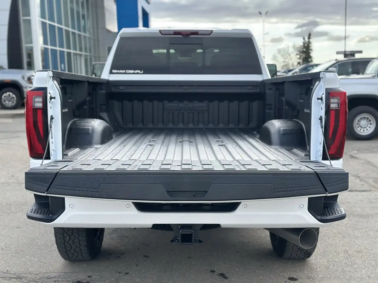 GMC Sierra 3500HD снимка GMC Sierra 3500HD