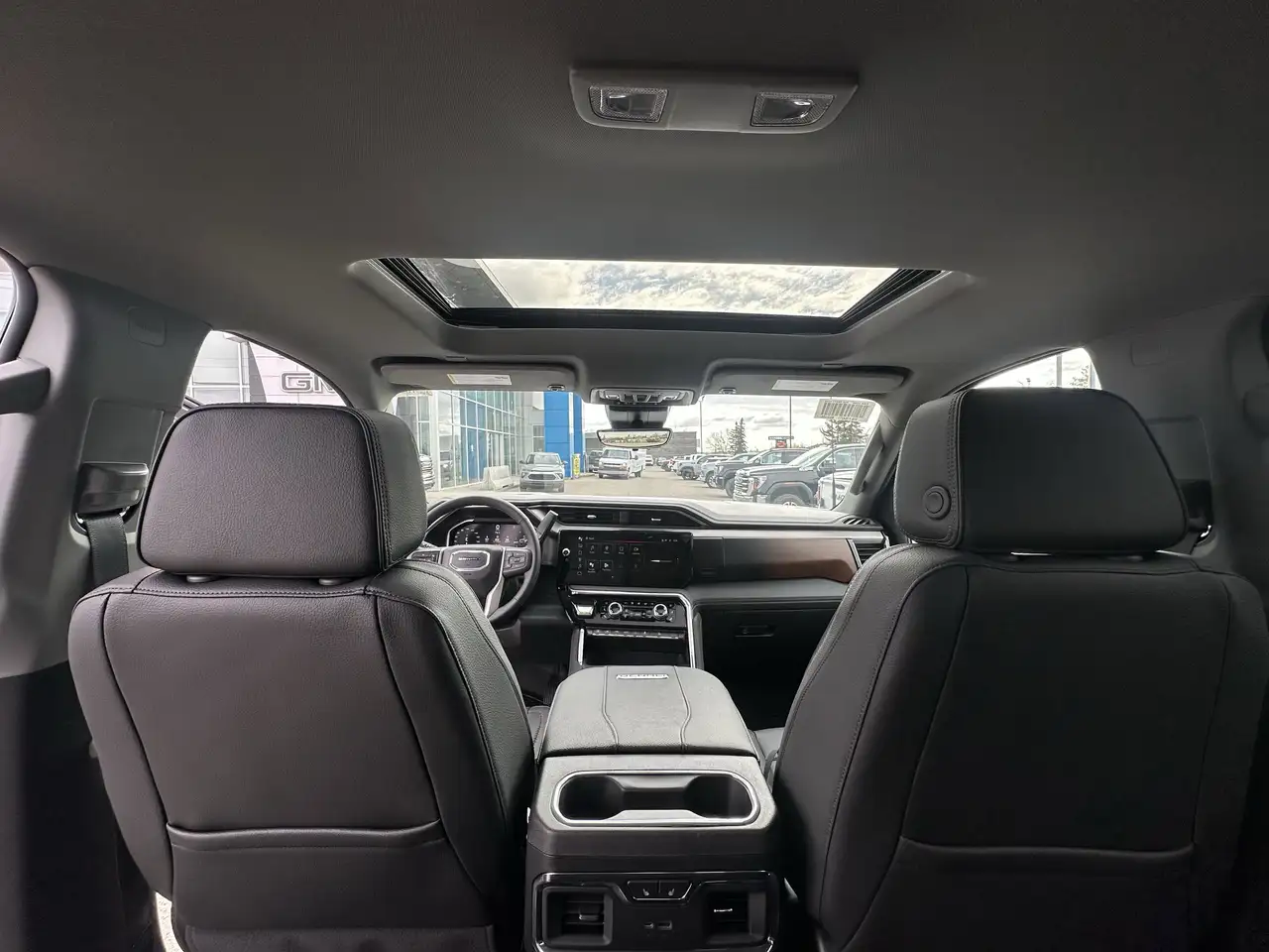 GMC Sierra 3500HD снимка GMC Sierra 3500HD