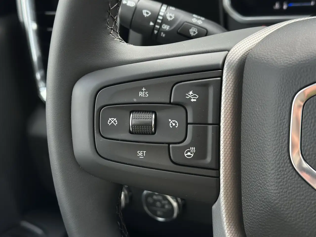 GMC Sierra 3500HD снимка GMC Sierra 3500HD
