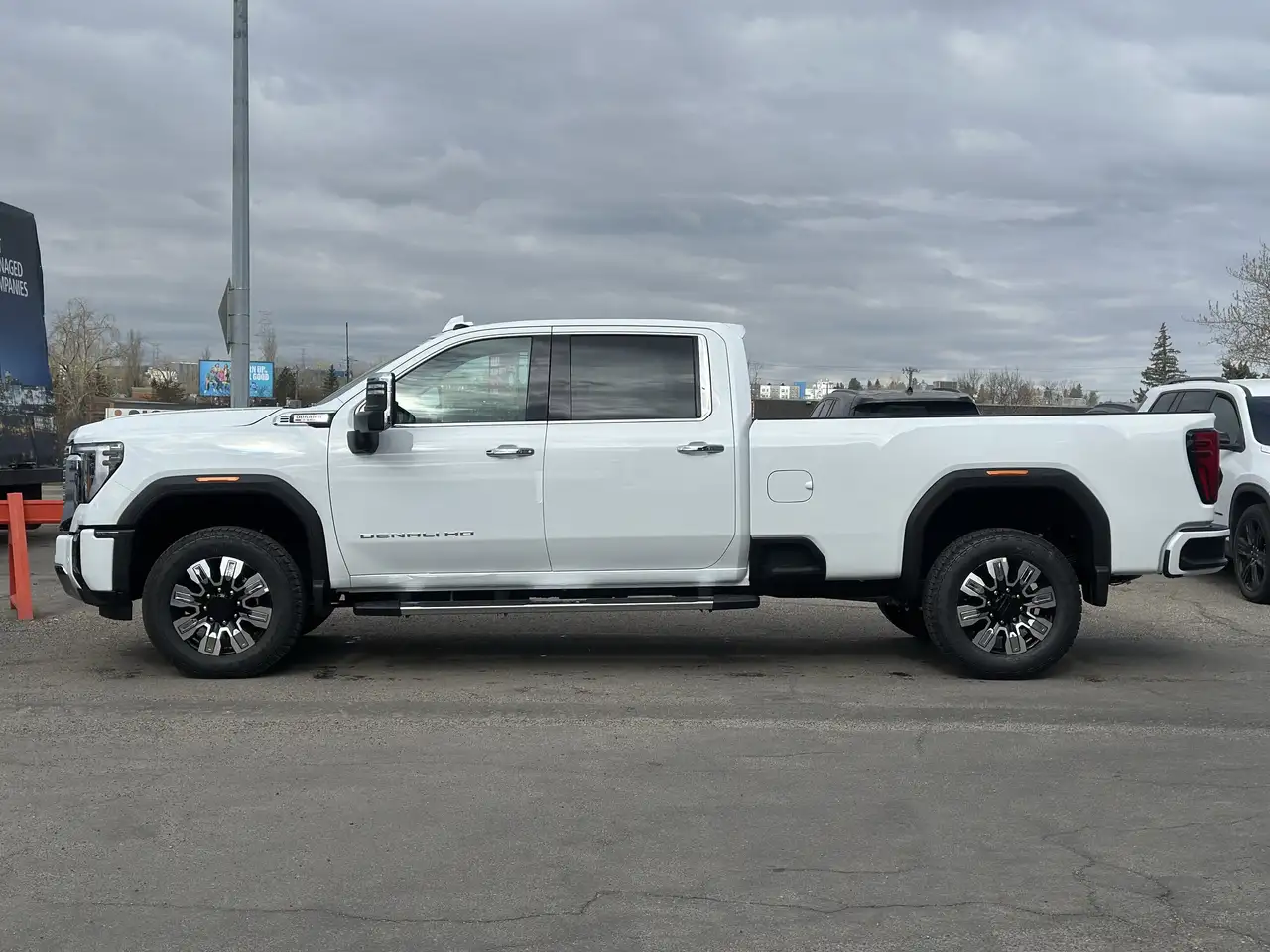 GMC Sierra 3500HD снимка GMC Sierra 3500HD