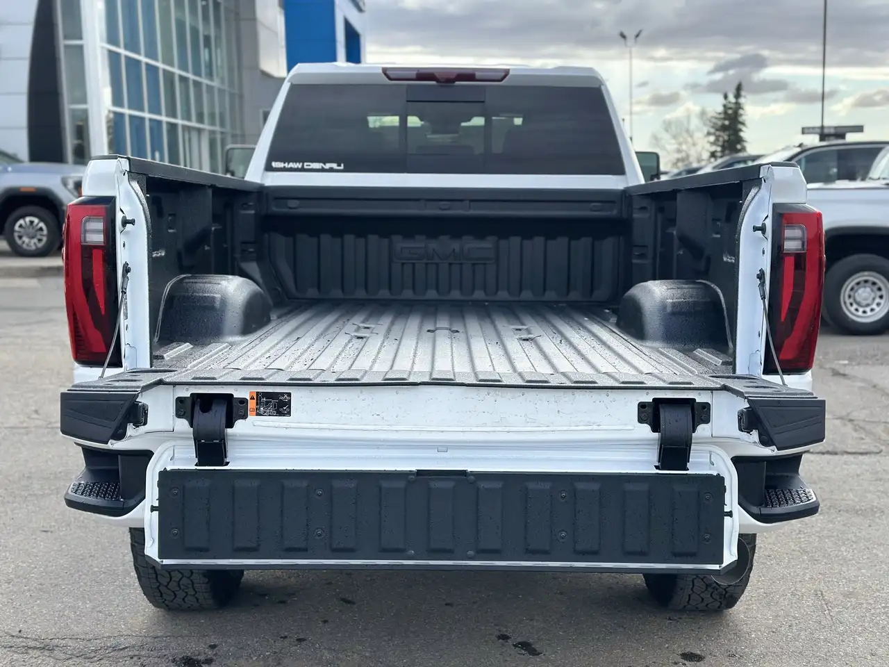 GMC Sierra 3500HD снимка GMC Sierra 3500HD