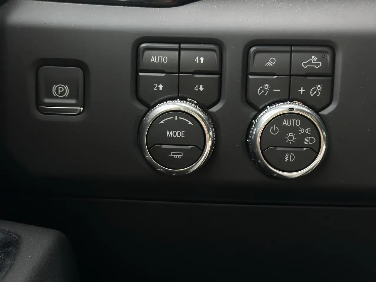 GMC Sierra 3500HD снимка GMC Sierra 3500HD