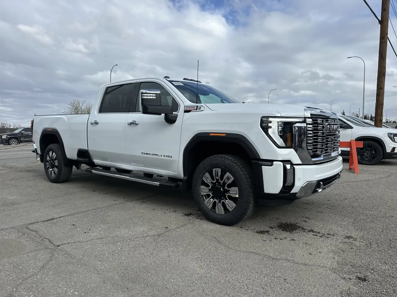 GMC Sierra 3500HD снимка GMC Sierra 3500HD