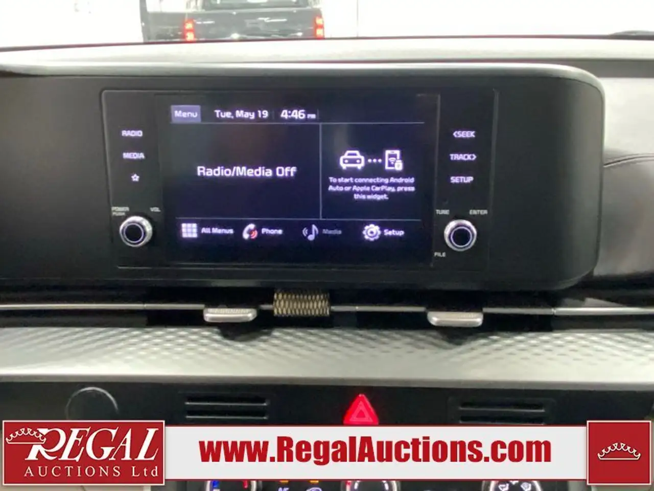 Kia Carnival photo Kia Carnival