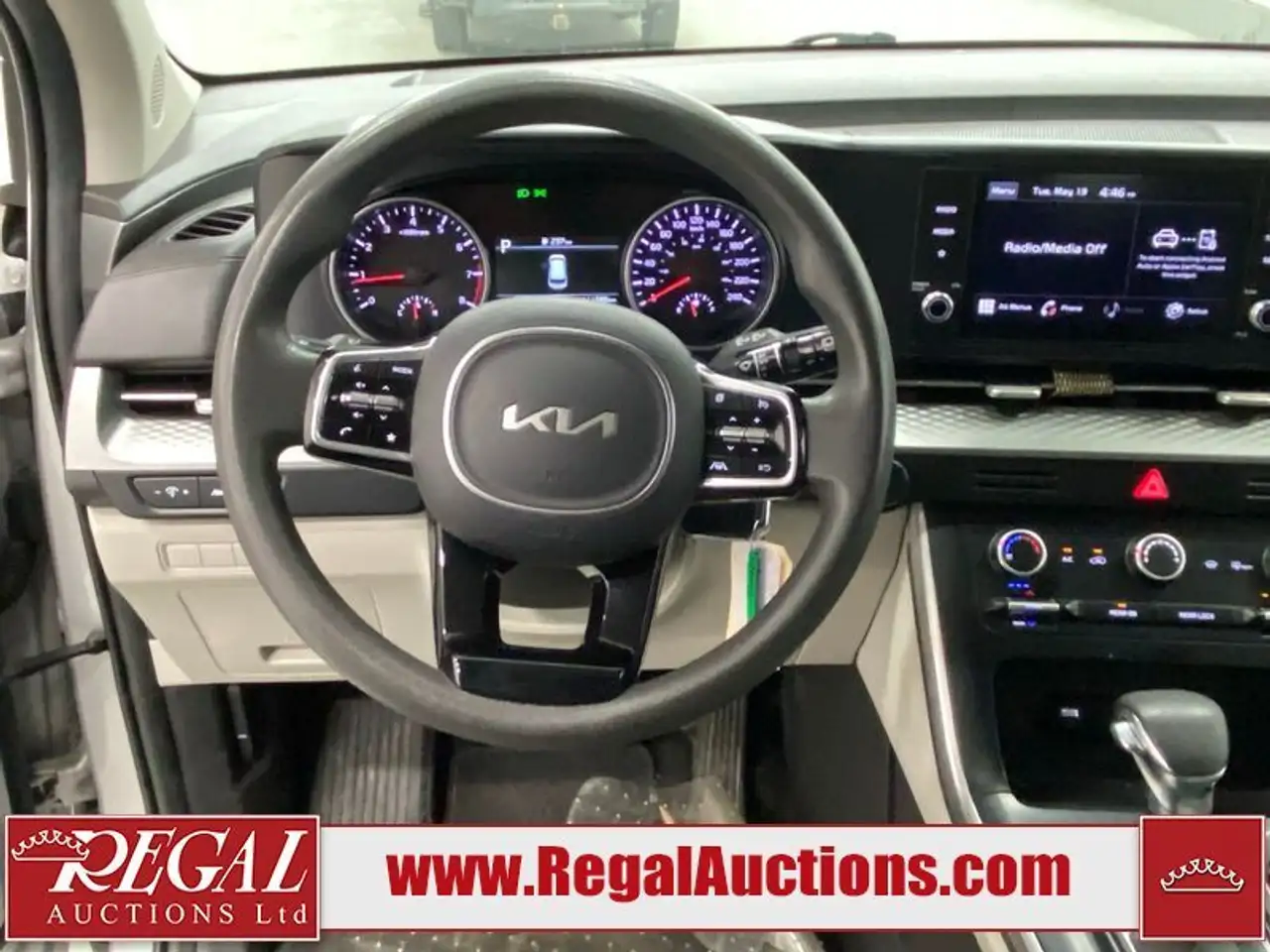 Kia Carnival photo Kia Carnival