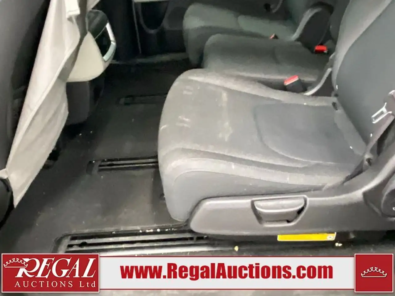 Kia Carnival photo Kia Carnival