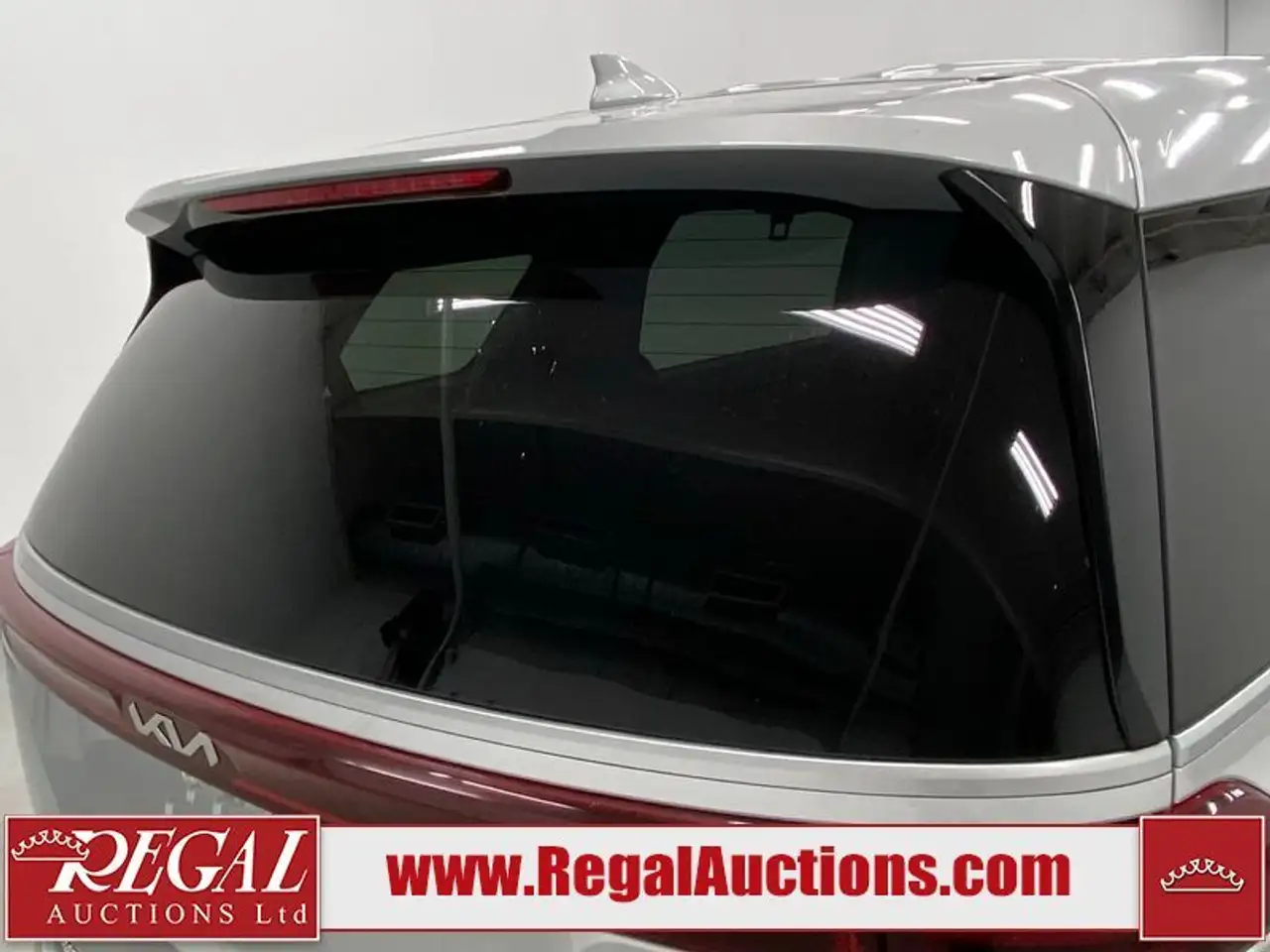 Kia Carnival photo Kia Carnival