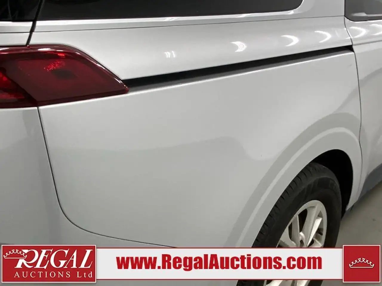 Kia Carnival photo Kia Carnival