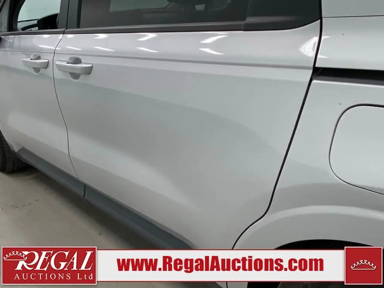 Kia Carnival photo Kia Carnival
