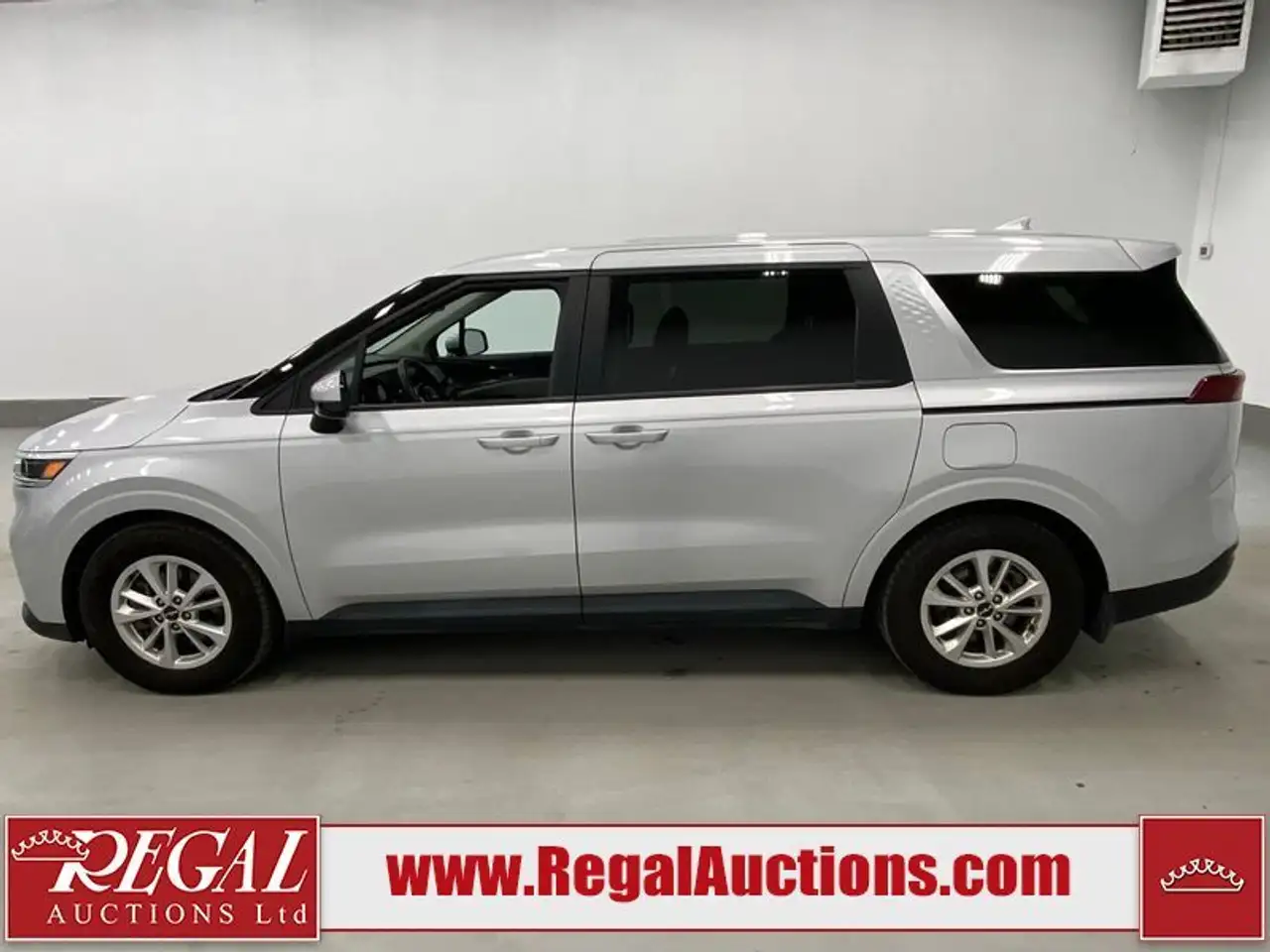 Kia Carnival photo Kia Carnival
