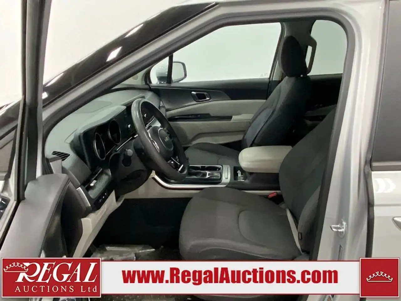 Kia Carnival photo Kia Carnival