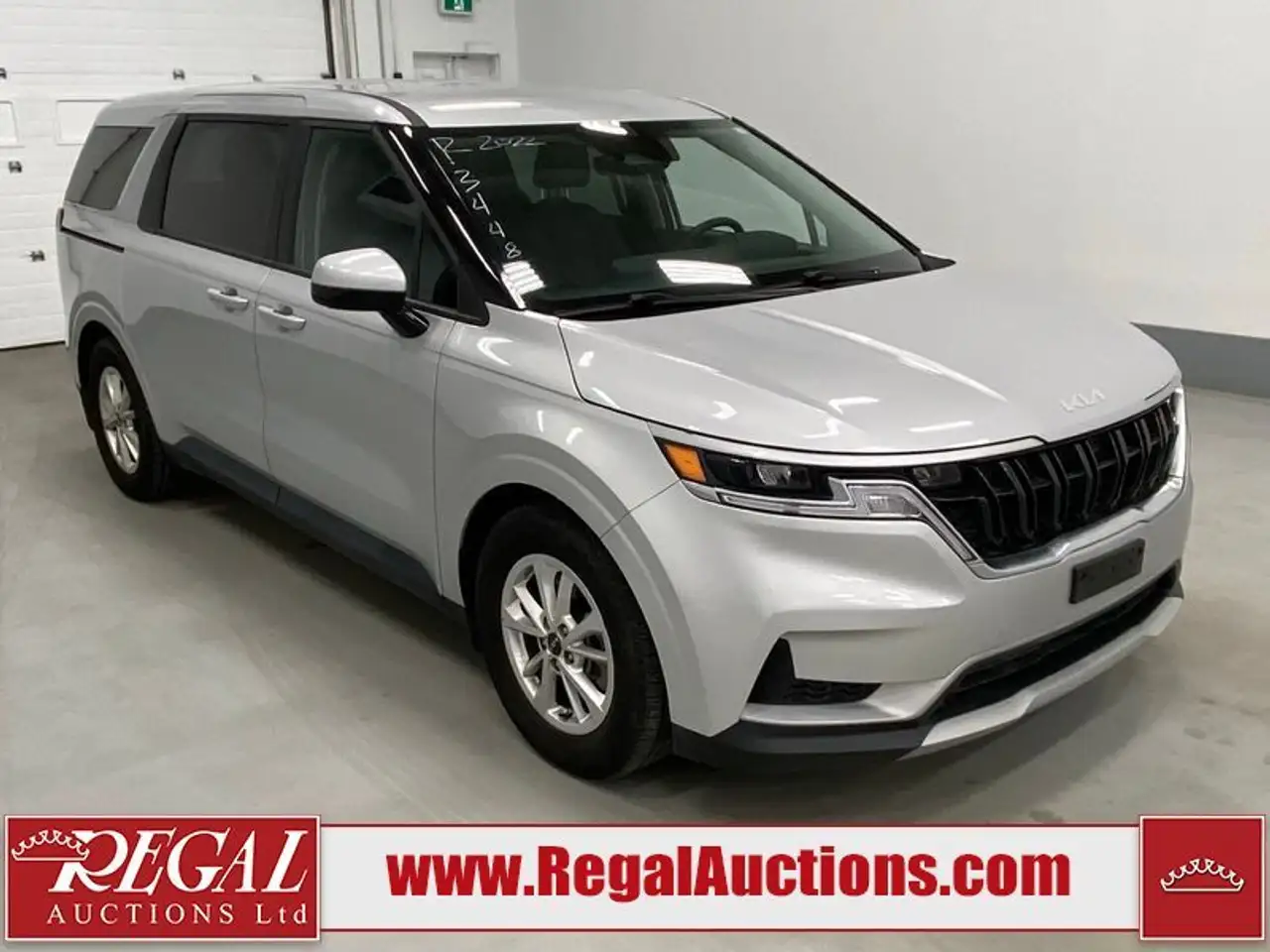 Kia Carnival photo Kia Carnival