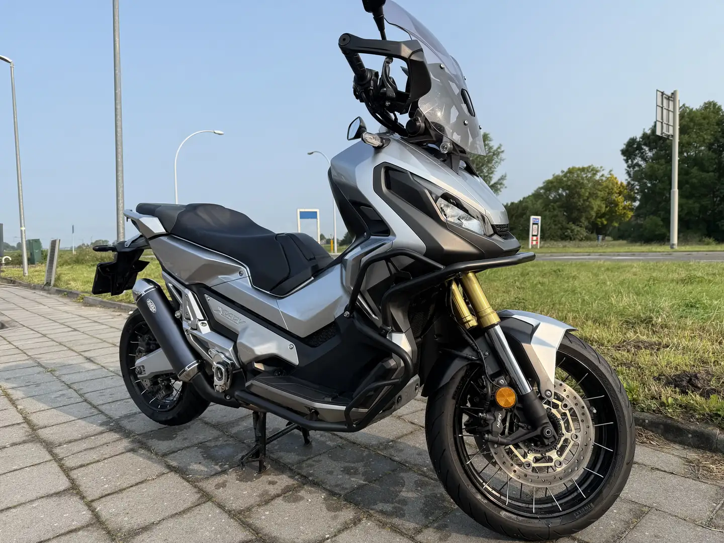 Honda X-ADV Honda X-ADV 750 Zilver - 1