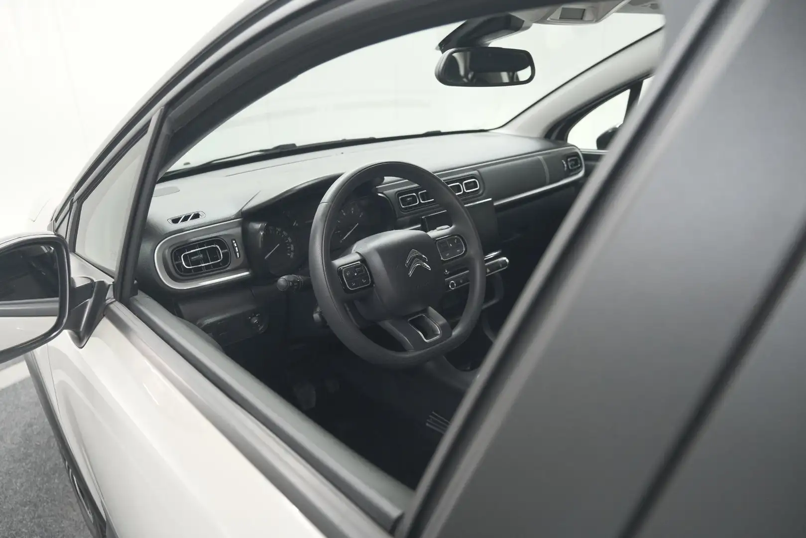 Citroen C3 PureTech 82 C-Series | Climate Control | Navigatie Grijs - 2
