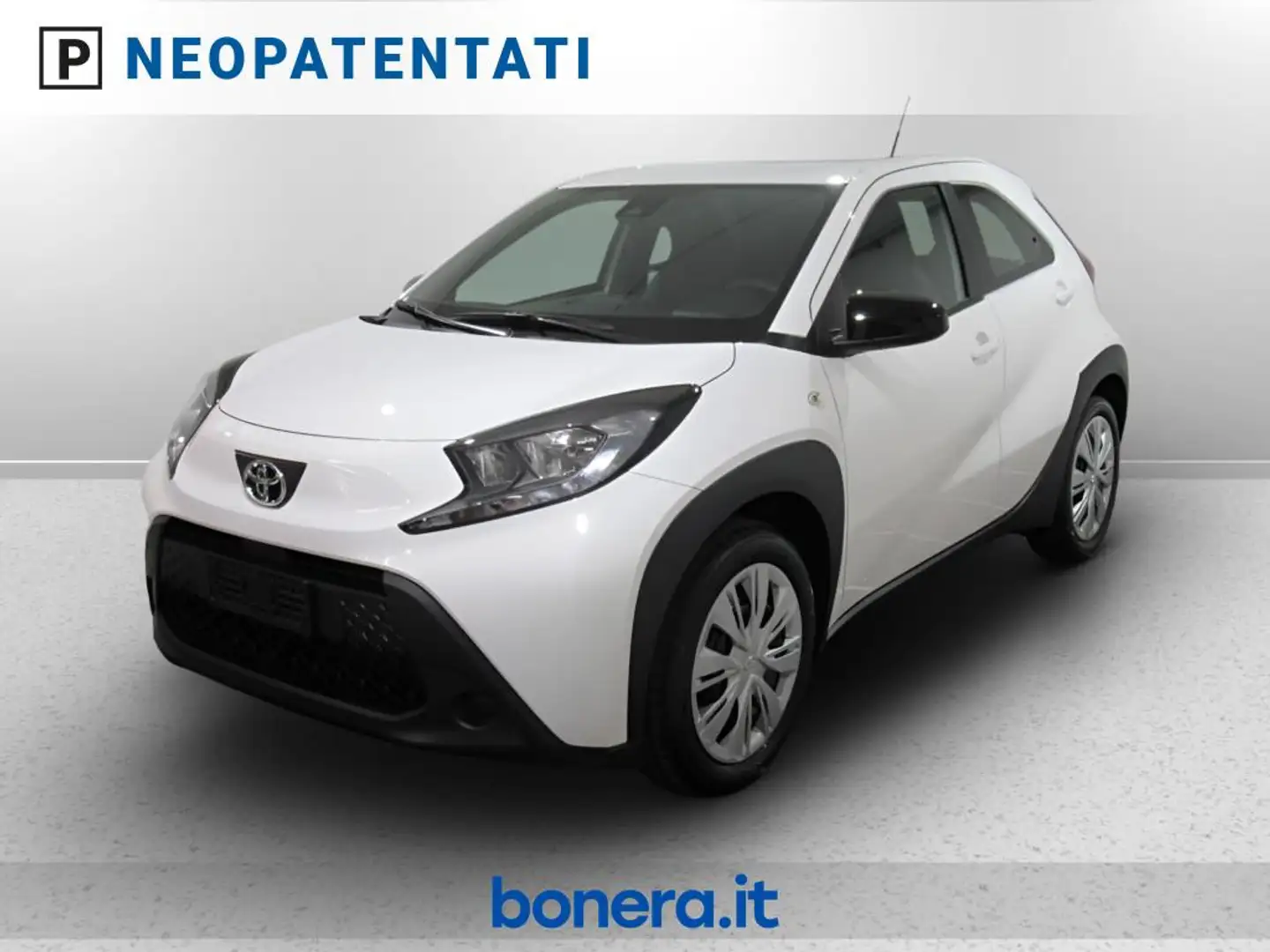 Toyota Aygo X 1.0 Active 72cv Bianco - 1