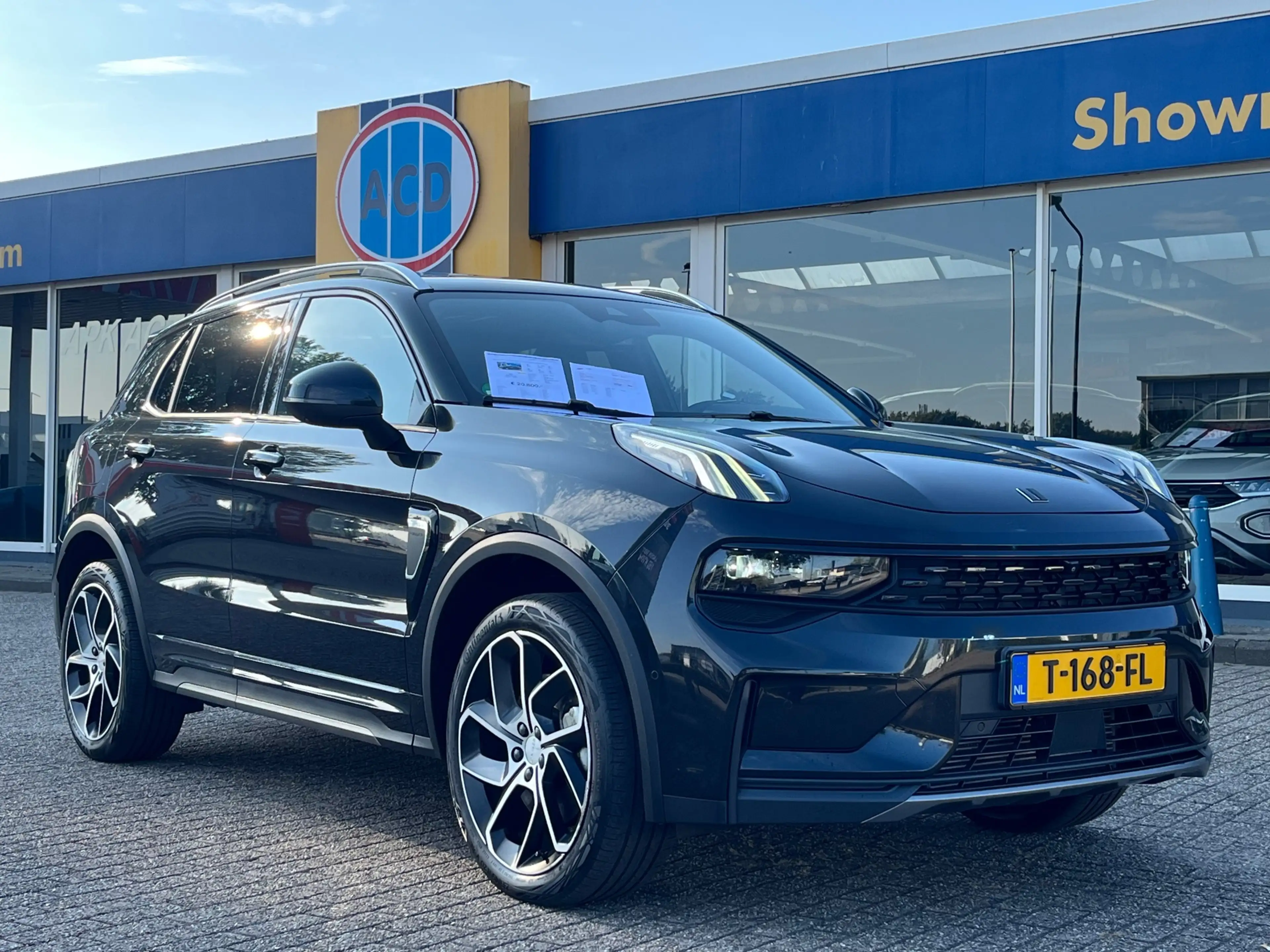 Lynk & Co 01 1.5 261pk PHEV 7DCTH | Black Edition | Orig.NL | Z — photo 2
