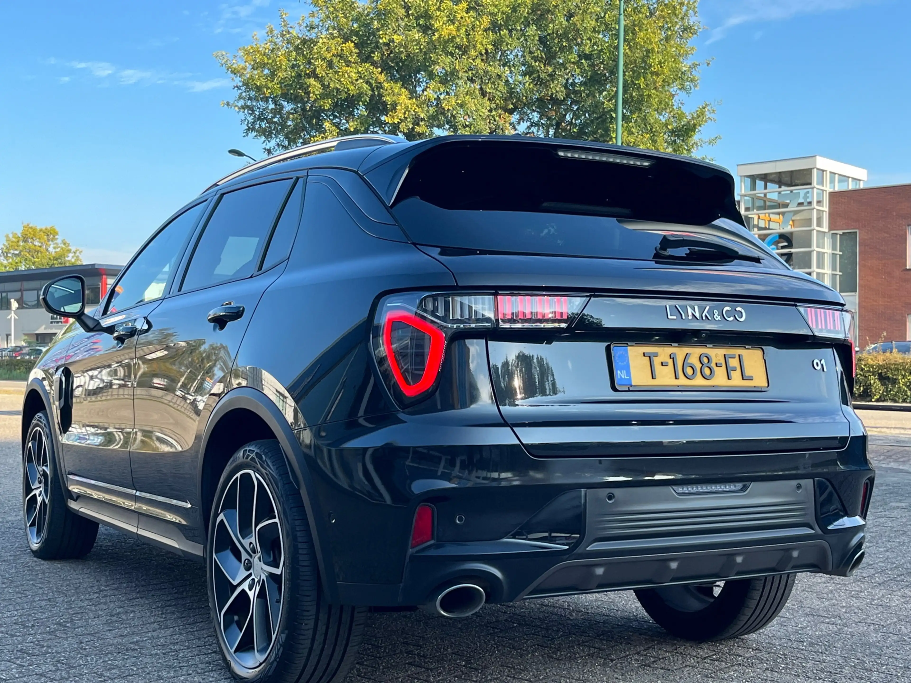 Lynk & Co 01 1.5 261pk PHEV 7DCTH | Black Edition | Orig.NL | Z — photo 3