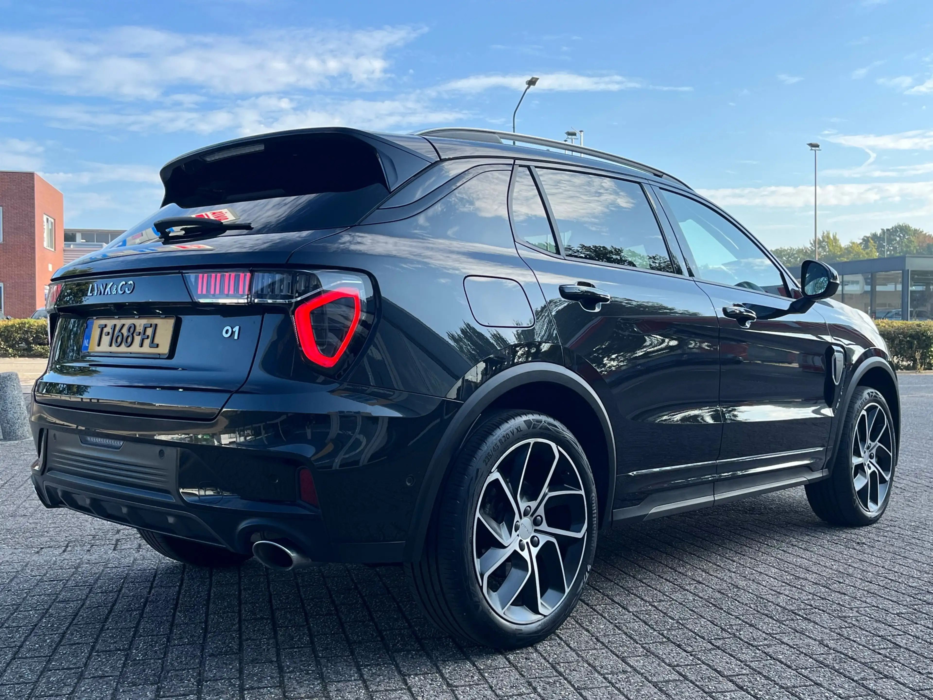 Lynk & Co 01 1.5 261pk PHEV 7DCTH | Black Edition | Orig.NL | Z — photo 4
