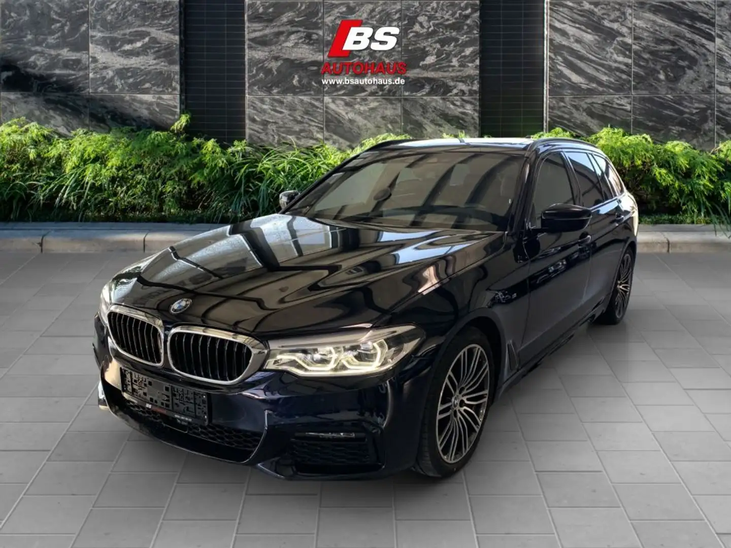 BMW 530 d Touring Aut. M Sportpaket Wenig KM VOLL - 2