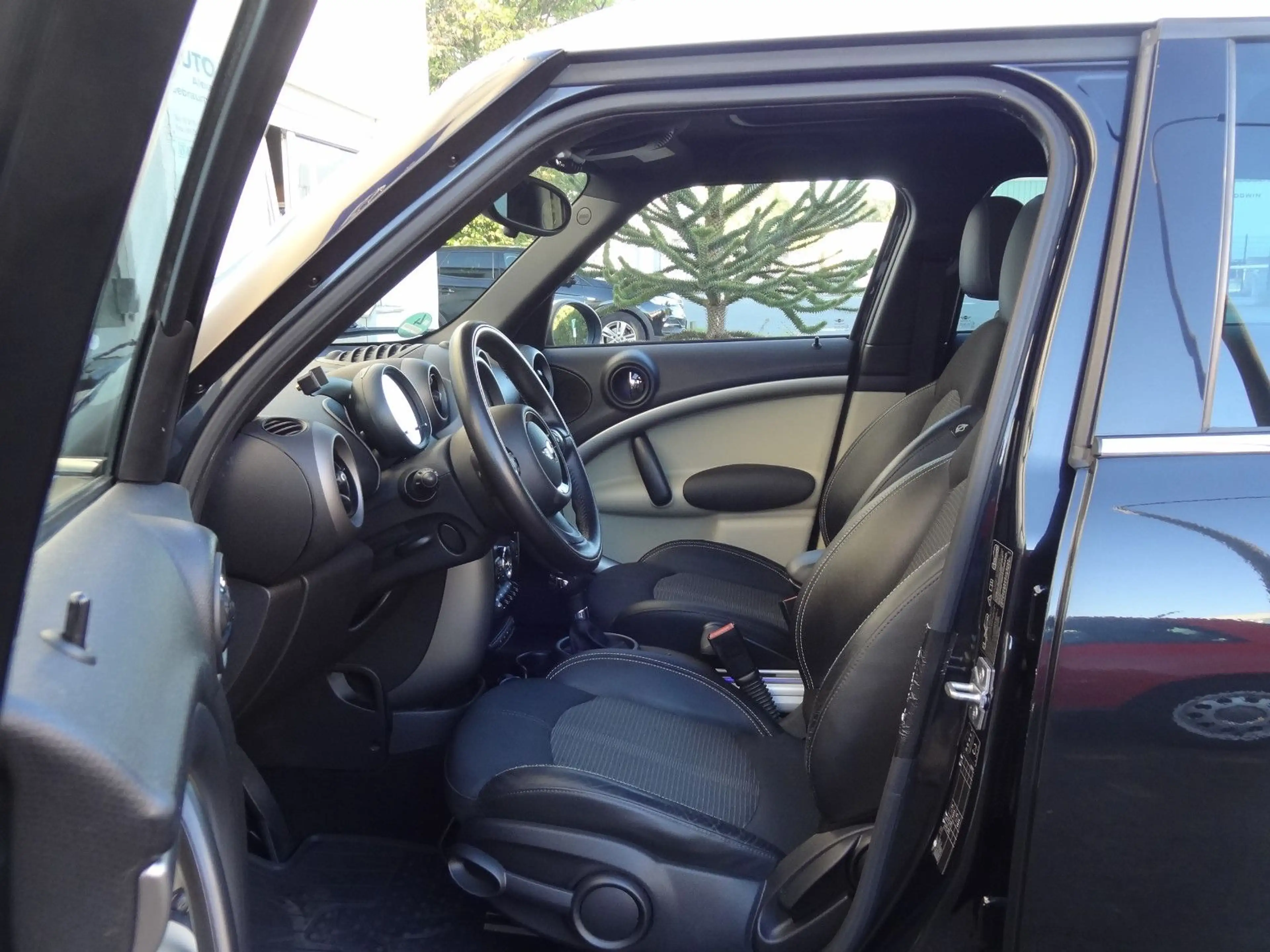 MINI Cooper D Countryman ALL4 Aut./Navi/Xenon/Leder/ — photo 8