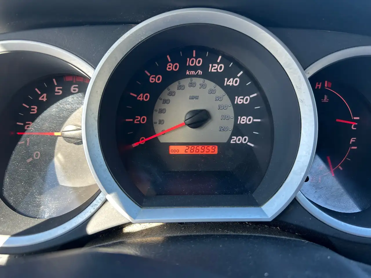 Toyota Tacoma снимка Toyota Tacoma