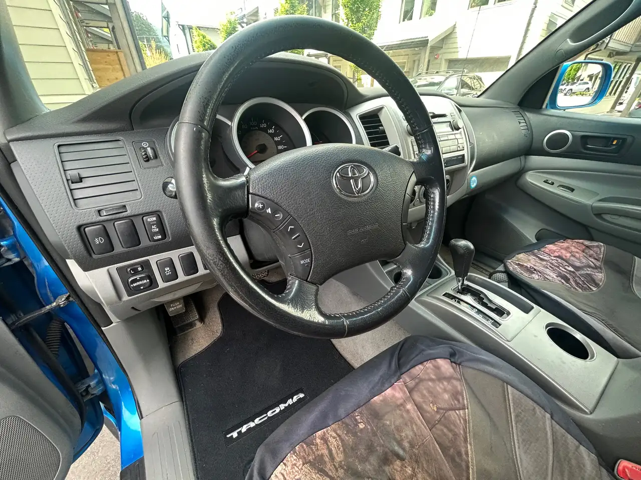 Toyota Tacoma снимка Toyota Tacoma