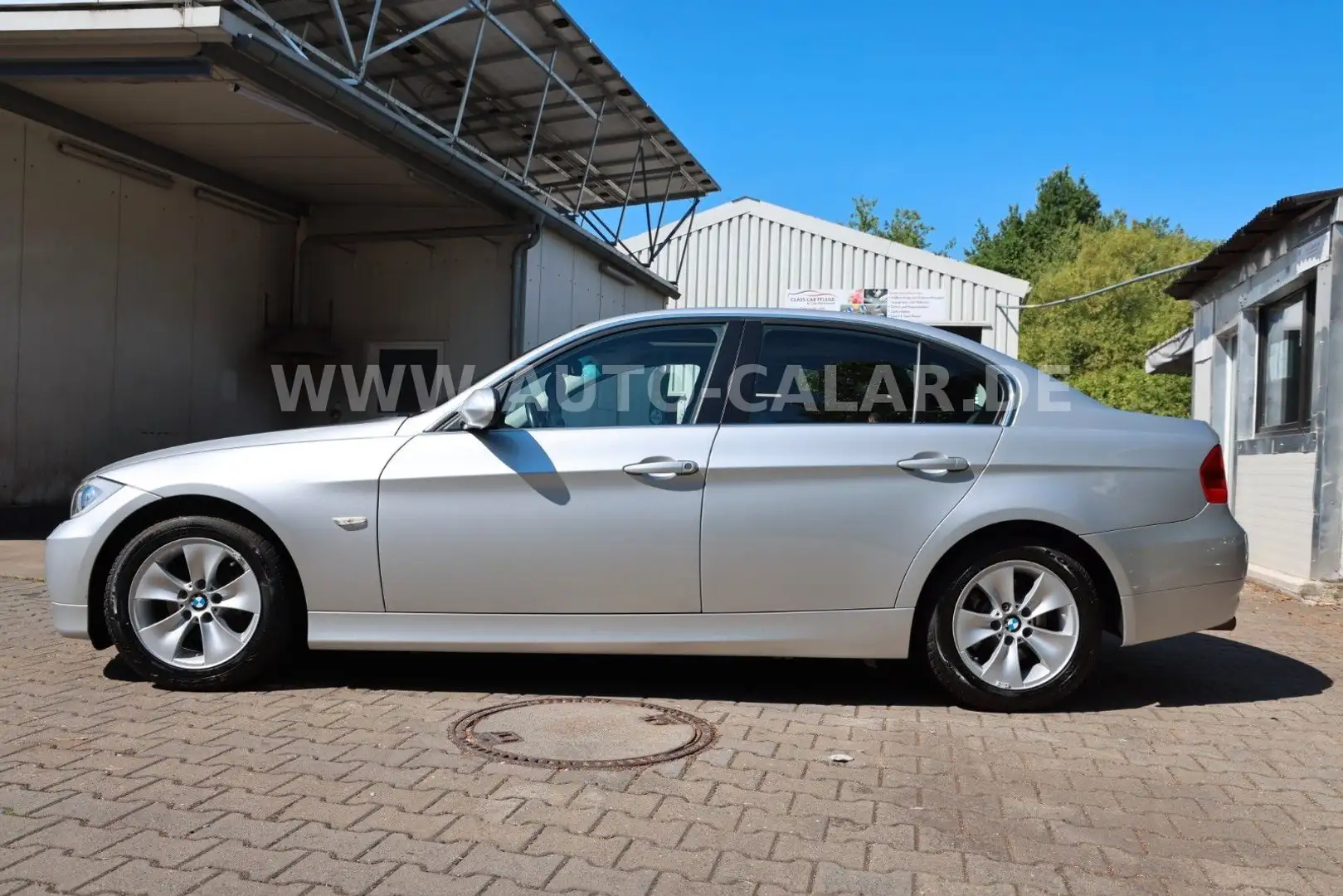 BMW 325 xi |AUTOMATIK|PDC|KLIMA|1.HAND|SCHECKHEFT|52T Plateado - 2