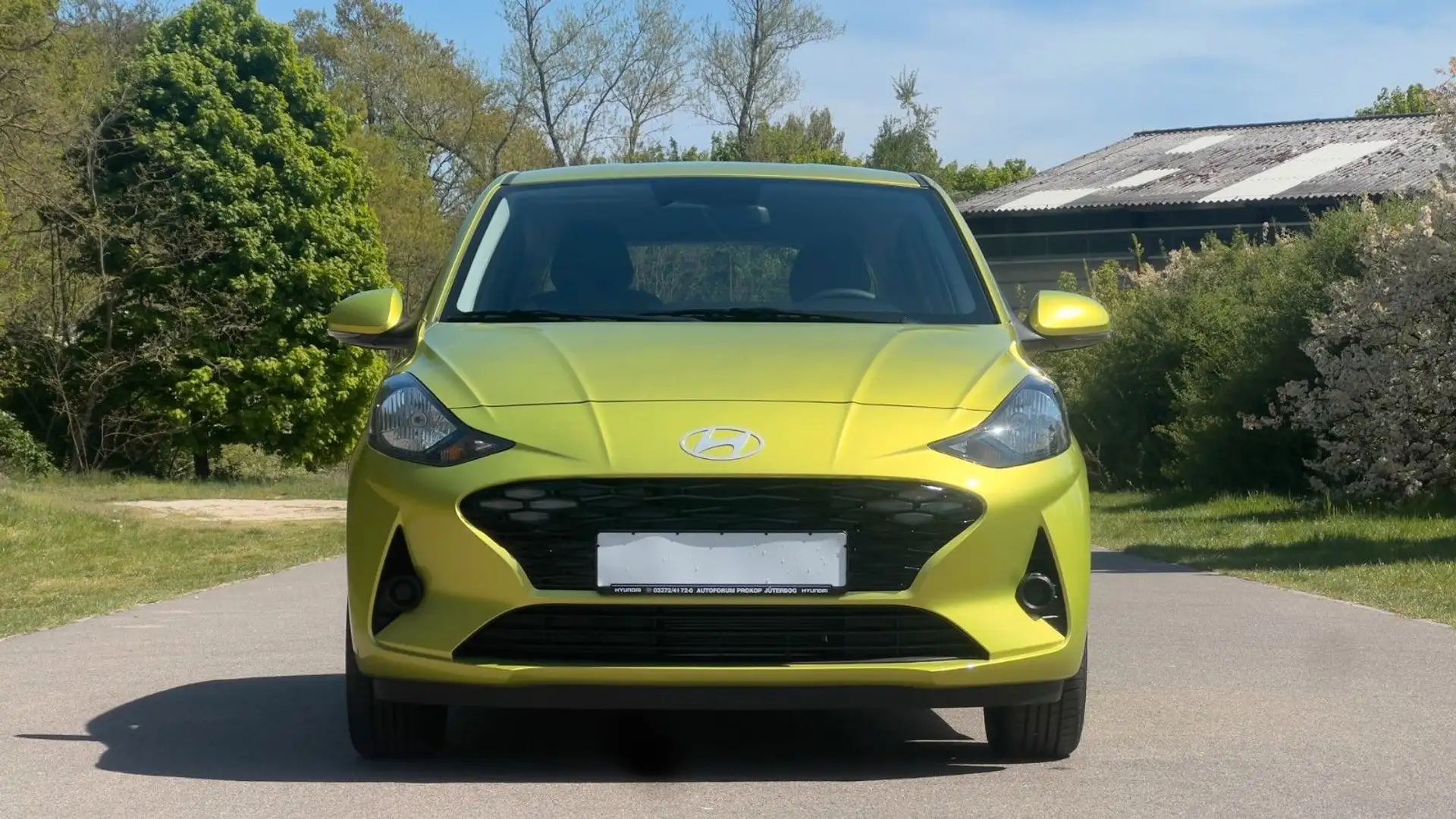 Hyundai i10 1.0 Trend *Klima*Navi*CarPlay*PDC*RFKamera* Giallo - 2