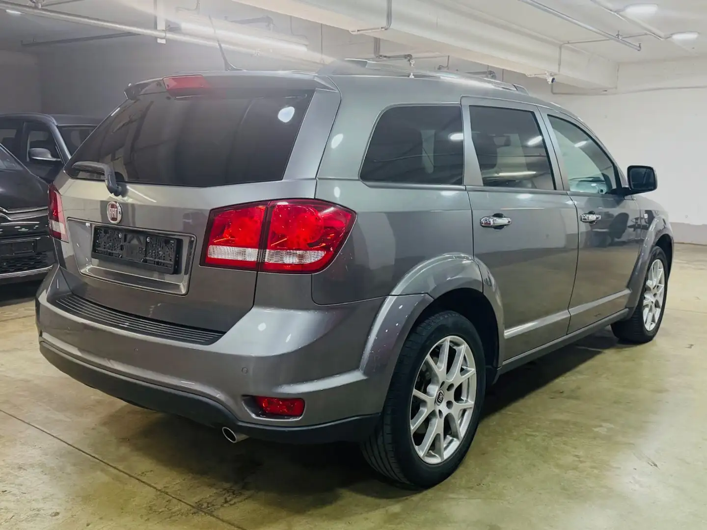 Fiat Freemont Lounge AWD 7 Sitzer~Klima~Schiebedach Grau - 2