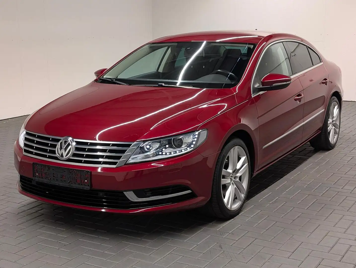 Volkswagen CC Bi-Xenon/Navi/AHK/SHZ/PDC/DCC/Tempom./18-LM Rot - 1