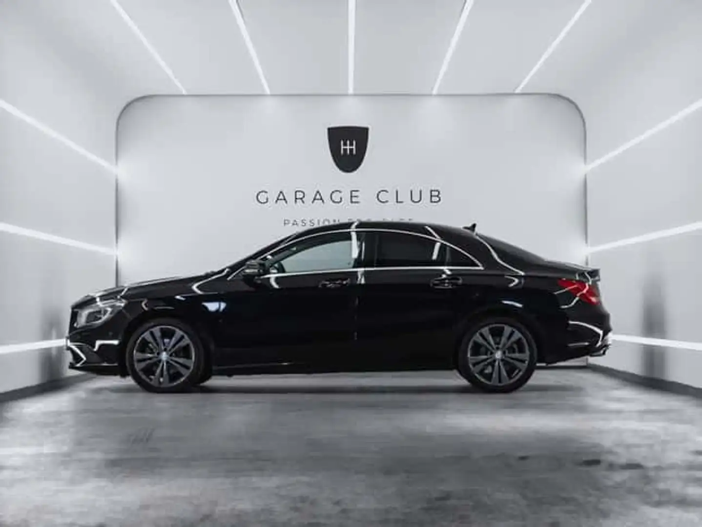 Mercedes-Benz CLA 220 220CDI Urban 7G-DCT - 2