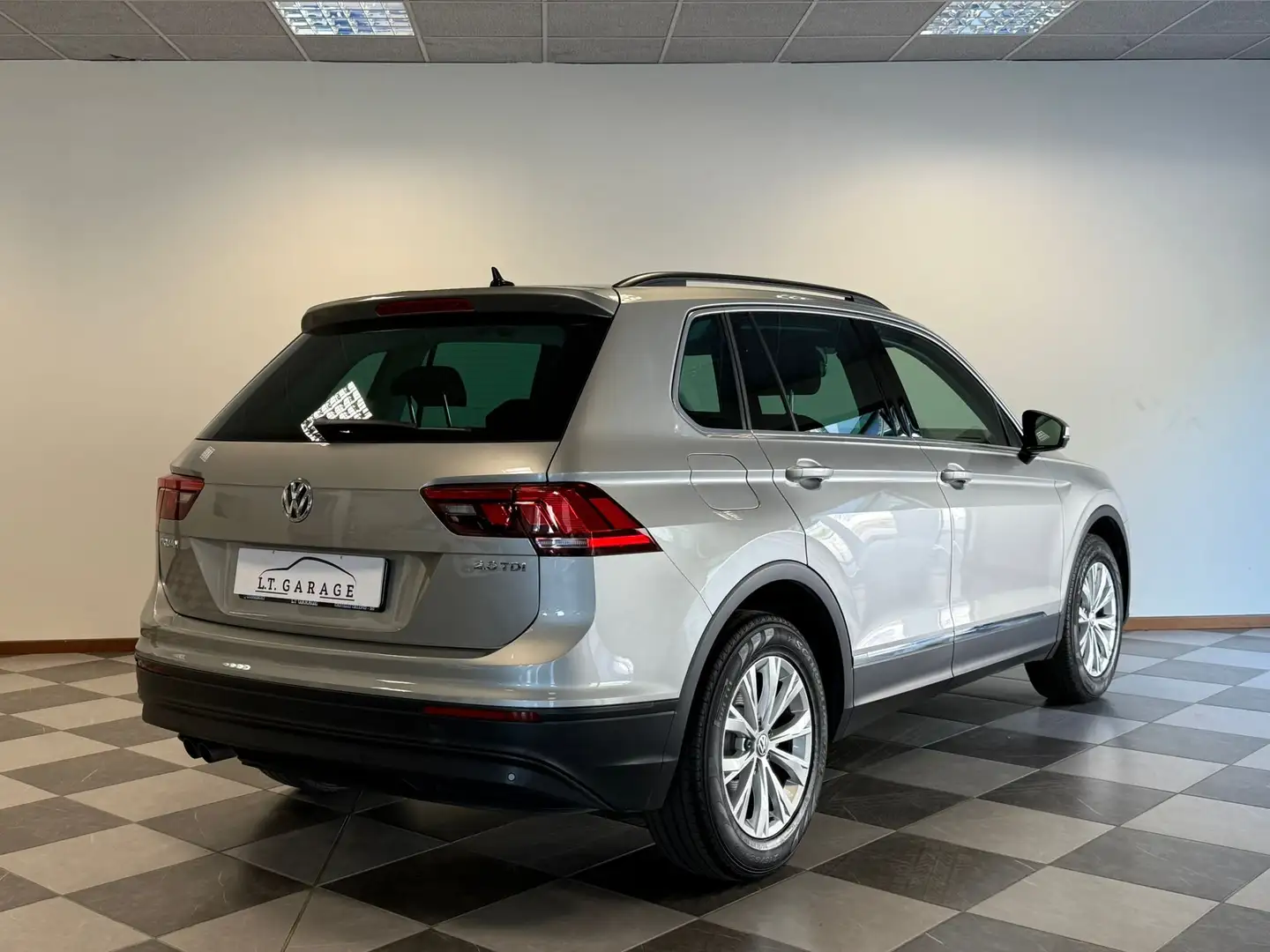Volkswagen Tiguan Tiguan 2.0 tdi Style 150cv dsg Gris - 2