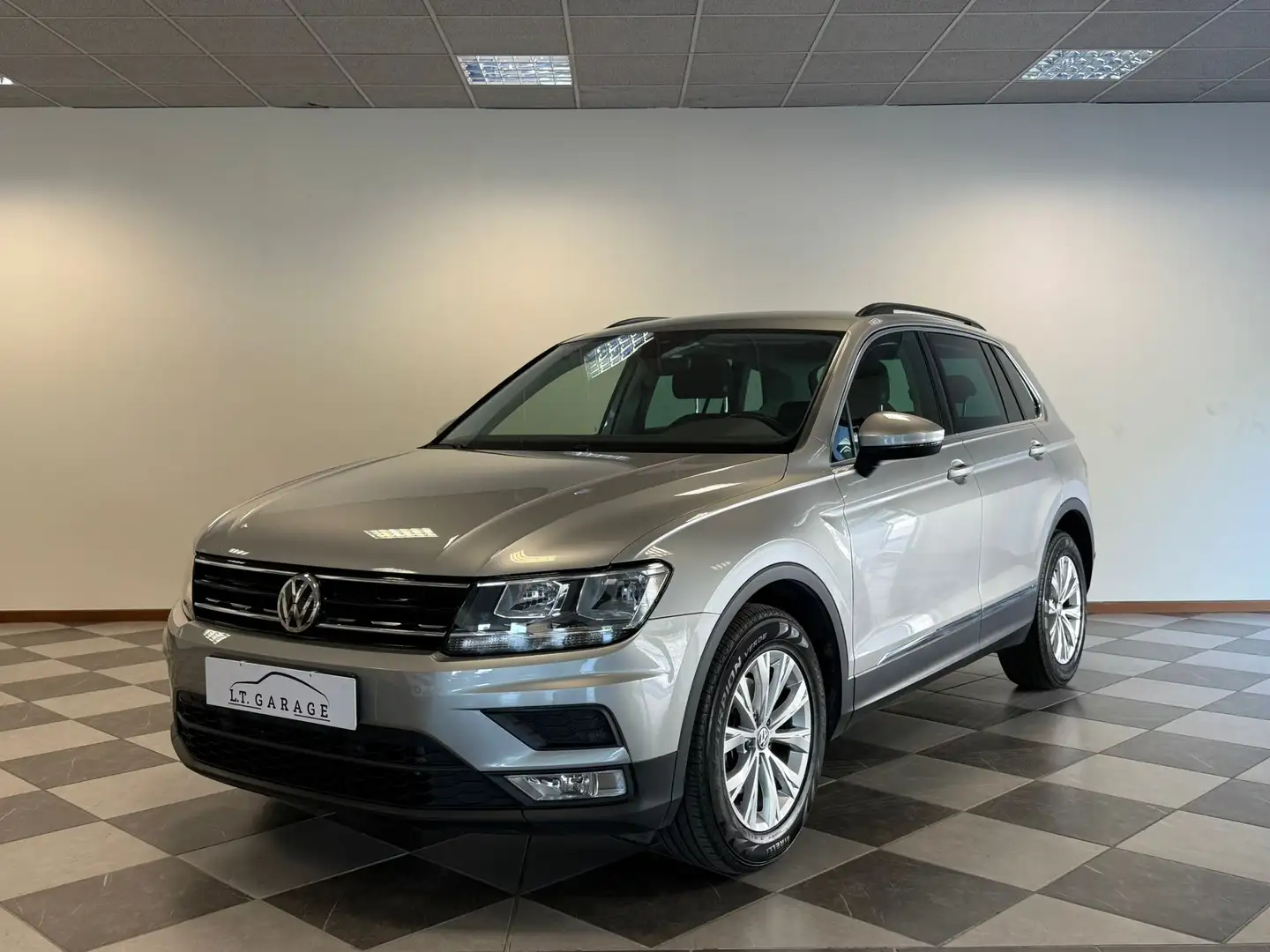 Volkswagen Tiguan Tiguan 2.0 tdi Style 150cv dsg Gris - 1