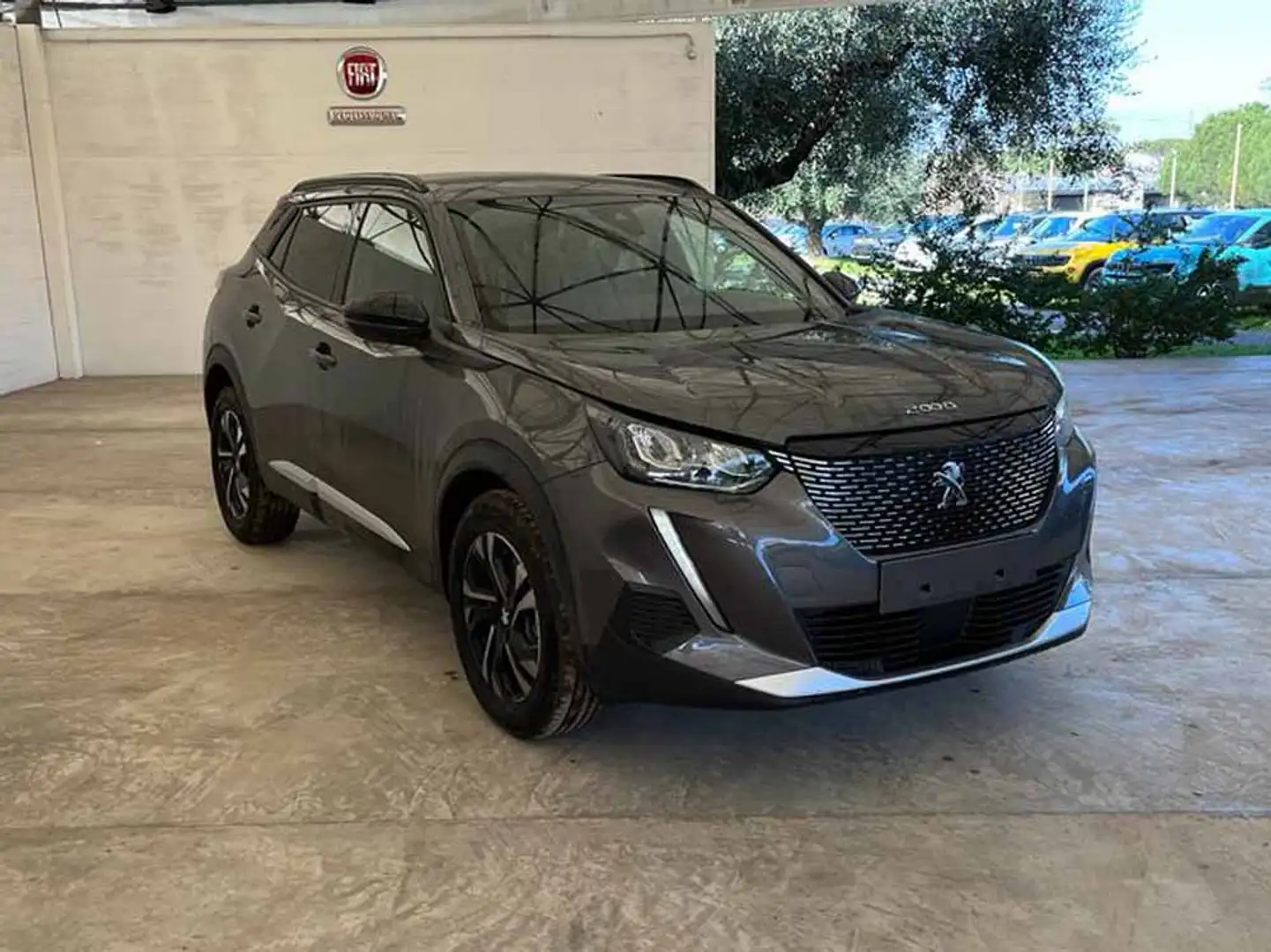 Peugeot 2008 PureTech 130 S&S EAT8 Allure Grau - 2