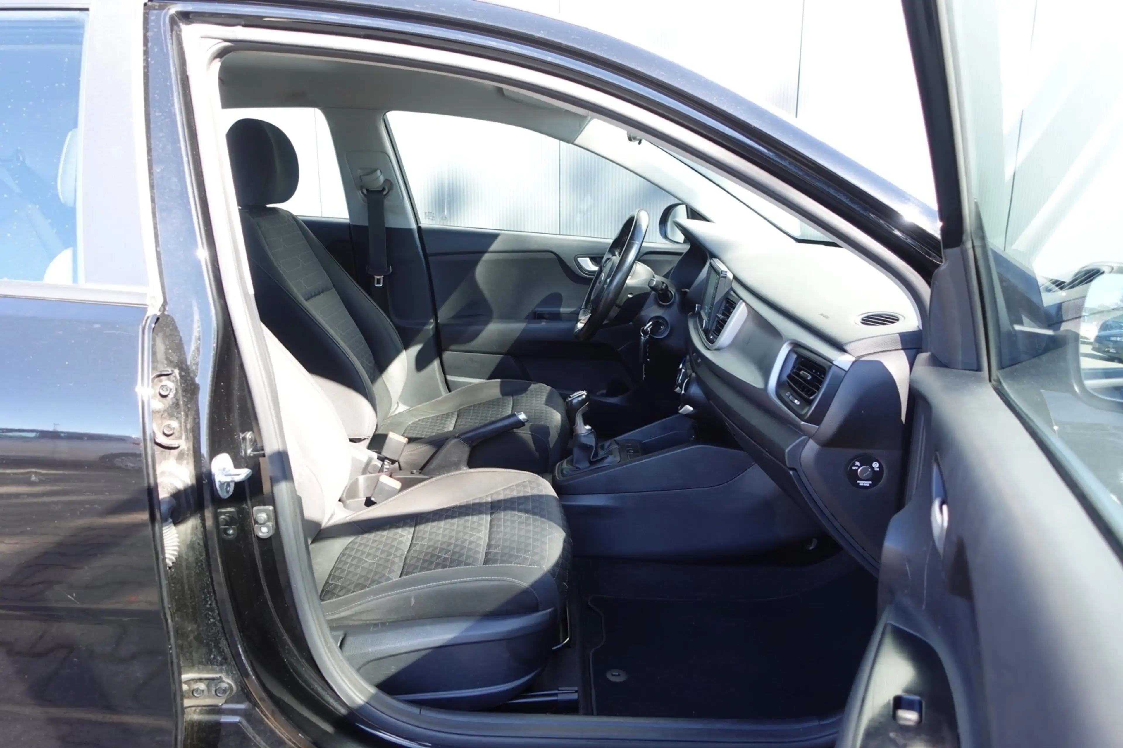 Kia Rio 1.0 TGDI ComfortPlusLine Navigator — photo 8