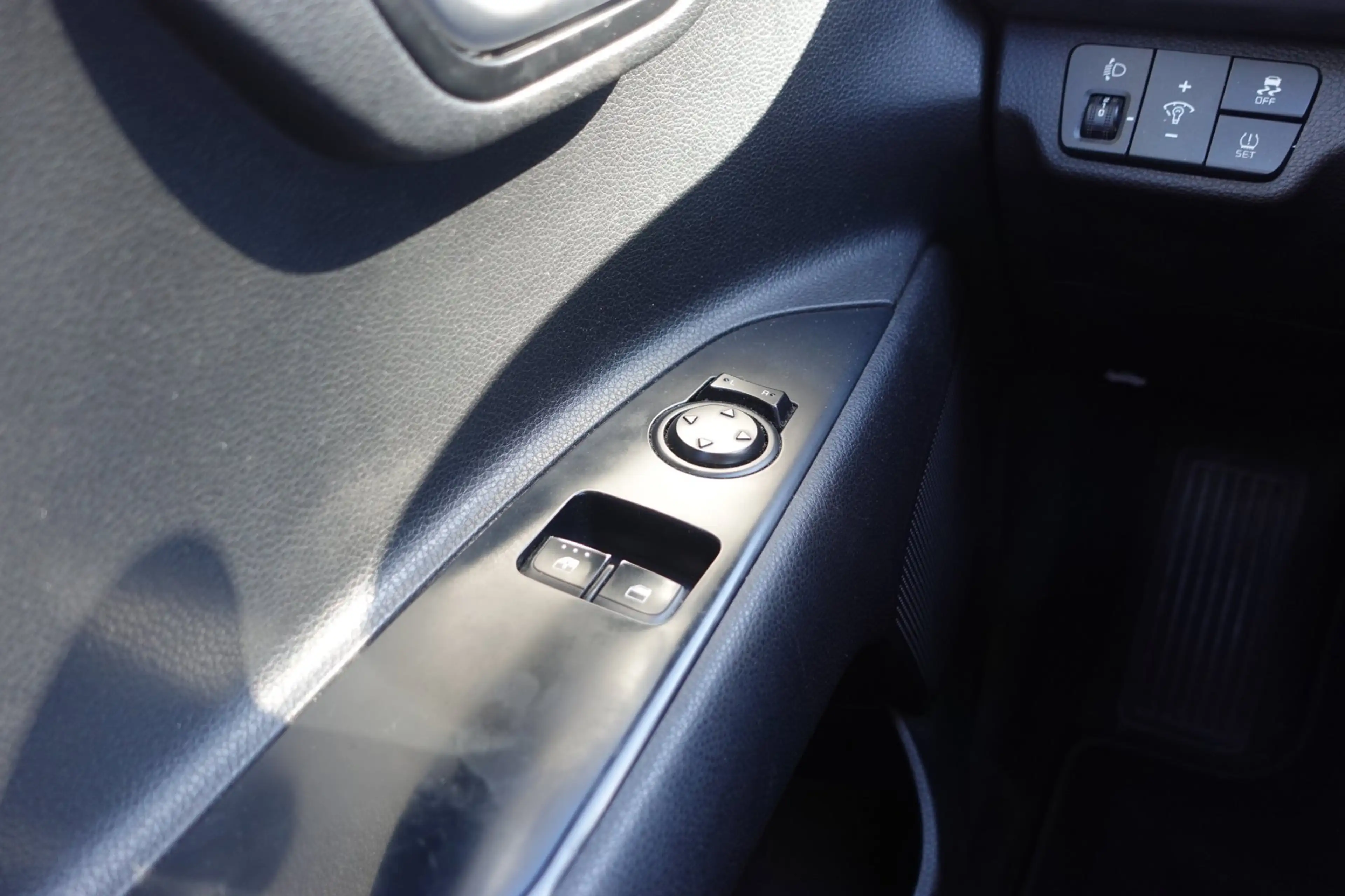 Kia Rio 1.0 TGDI ComfortPlusLine Navigator — photo 9