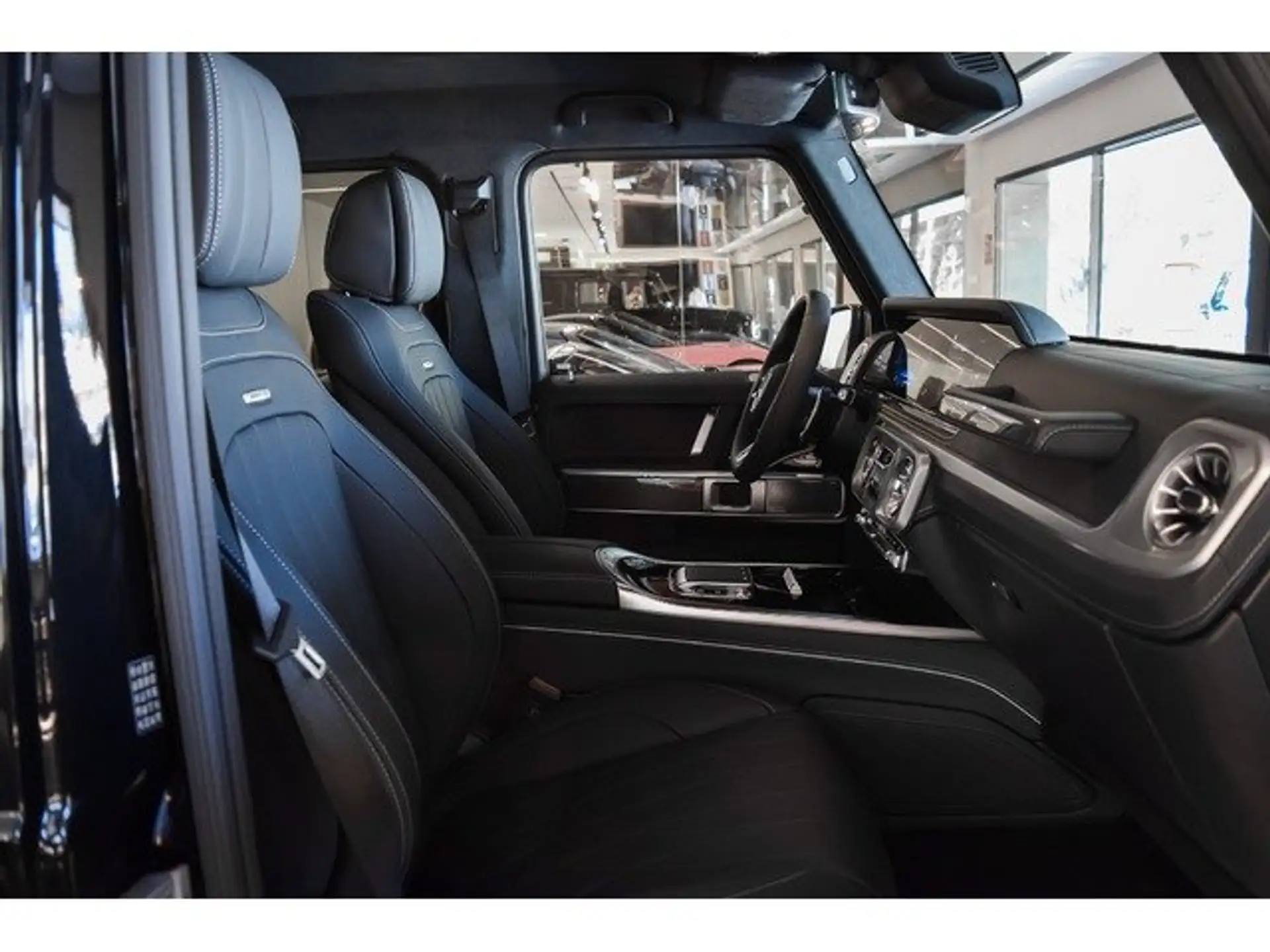 벤츠 G-Class G 63 AMG 2026 검정 사진 6