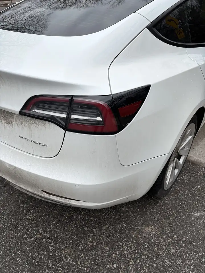 Tesla Model 3 снимка Tesla Model 3