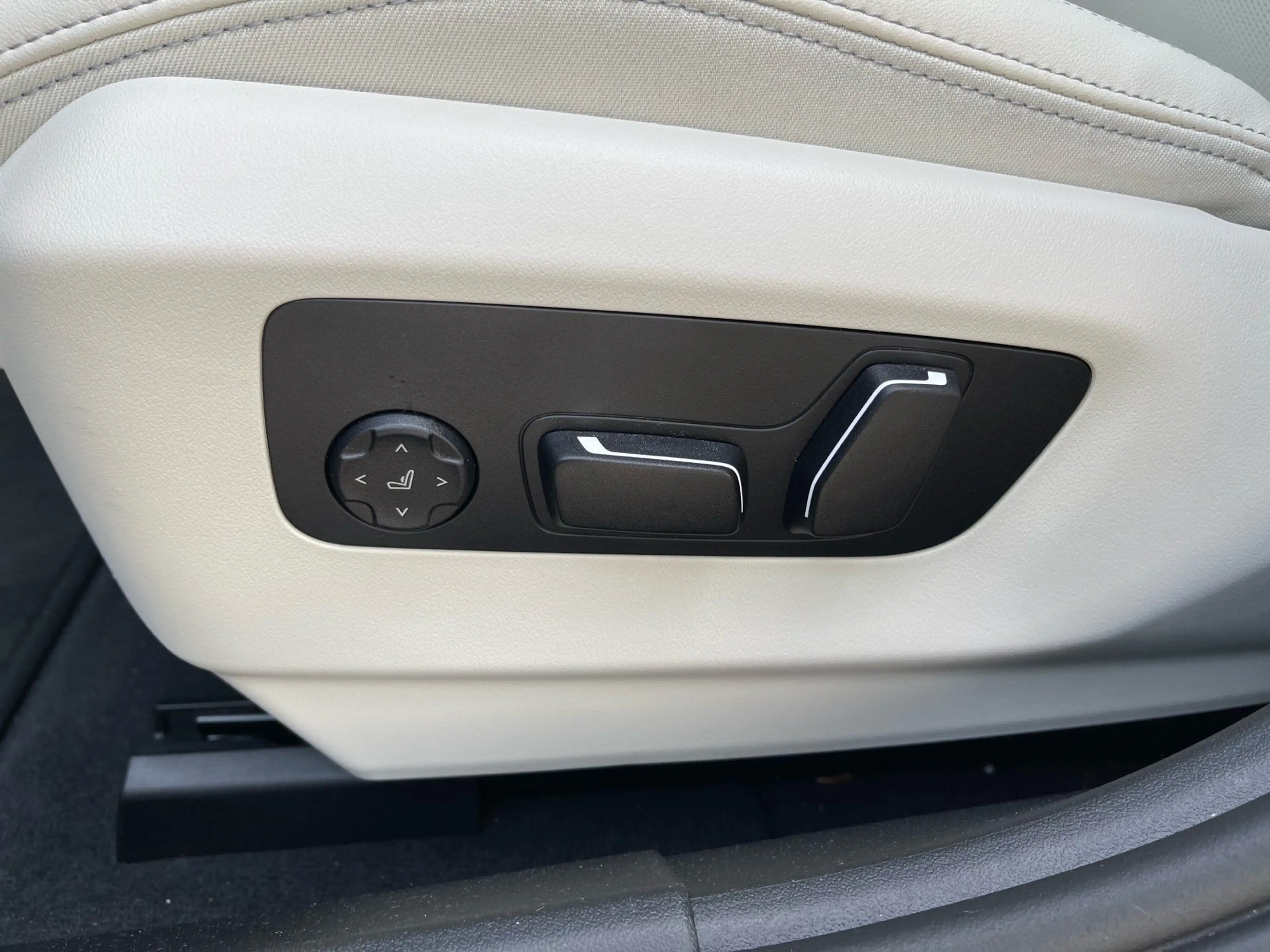 BMW 550 e xDrive Tour. M Sport Pro || Pano Autobahnass — photo 14
