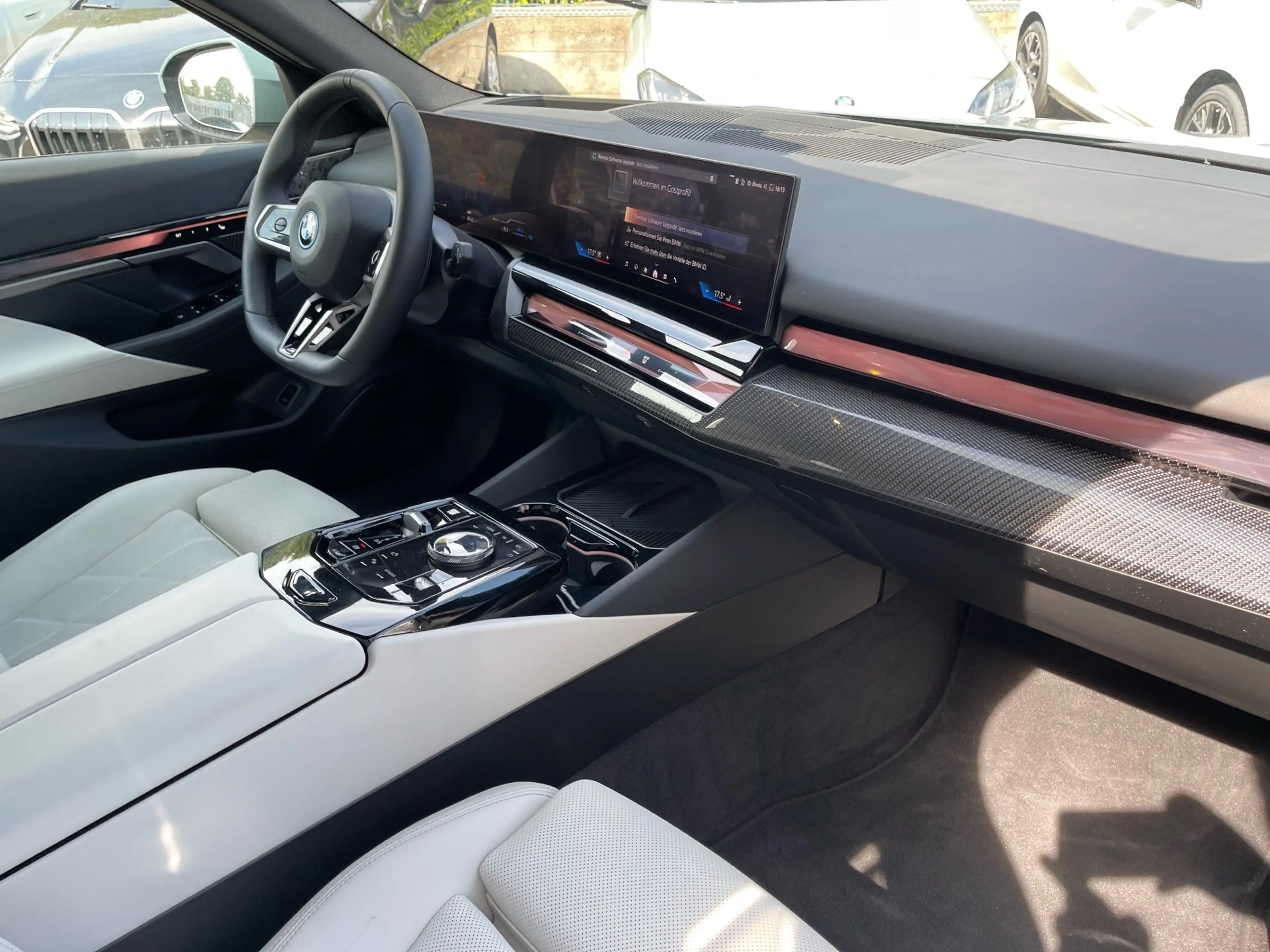 BMW 550 e xDrive Tour. M Sport Pro || Pano Autobahnass — photo 7