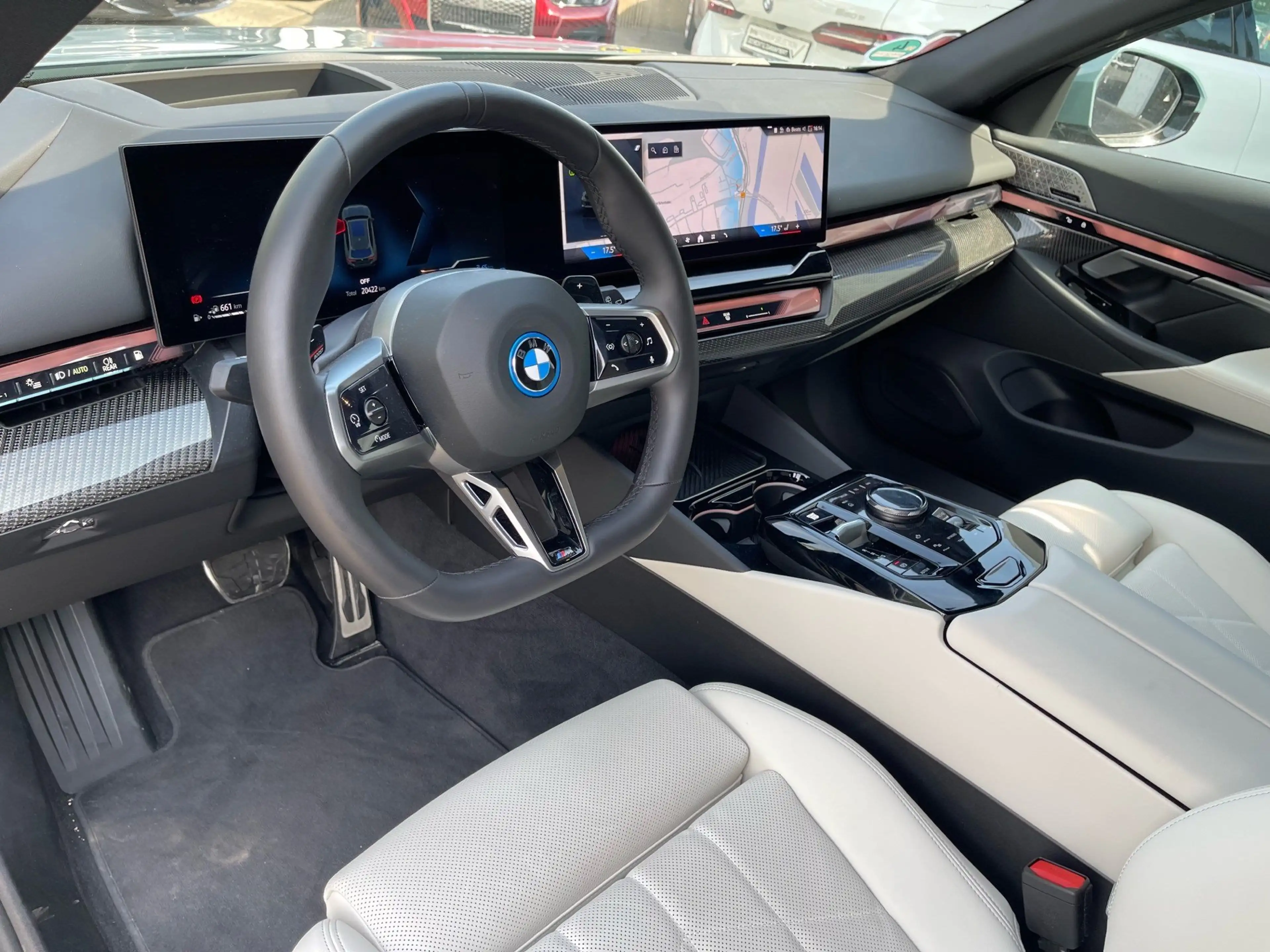 BMW 550 e xDrive Tour. M Sport Pro || Pano Autobahnass — photo 5