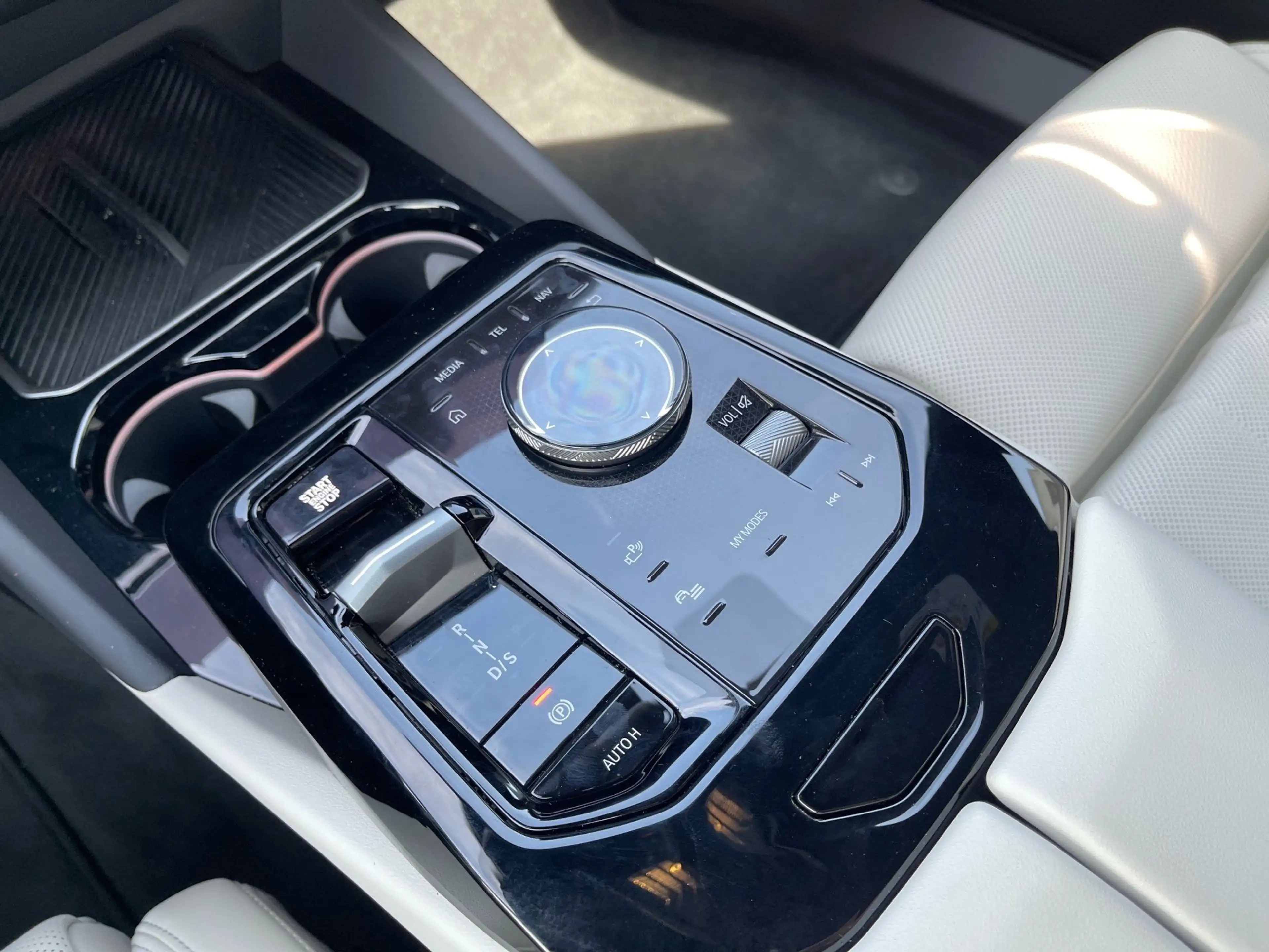 BMW 550 e xDrive Tour. M Sport Pro || Pano Autobahnass — photo 9