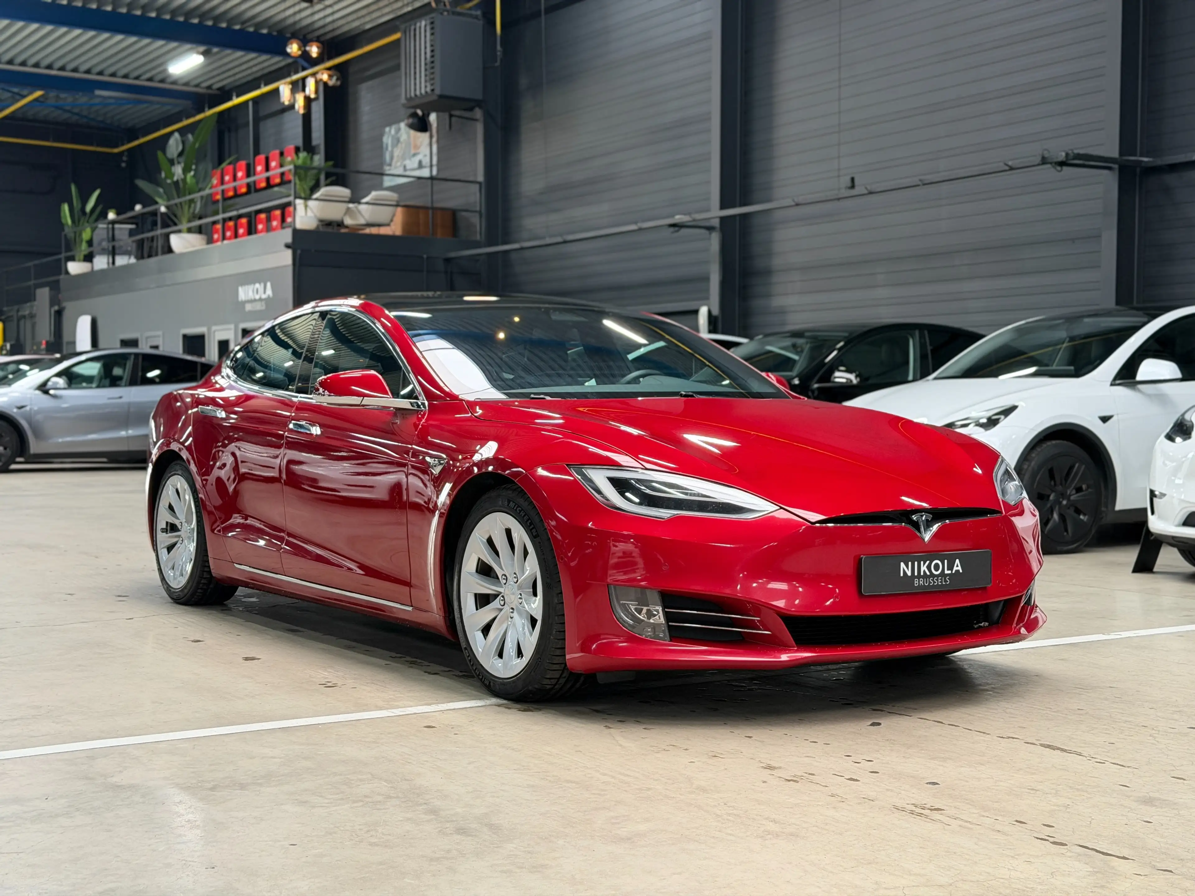 Tesla Model S LONG RANGE - FULL SELF DRIVING ACTIVE - S100D — photo 9