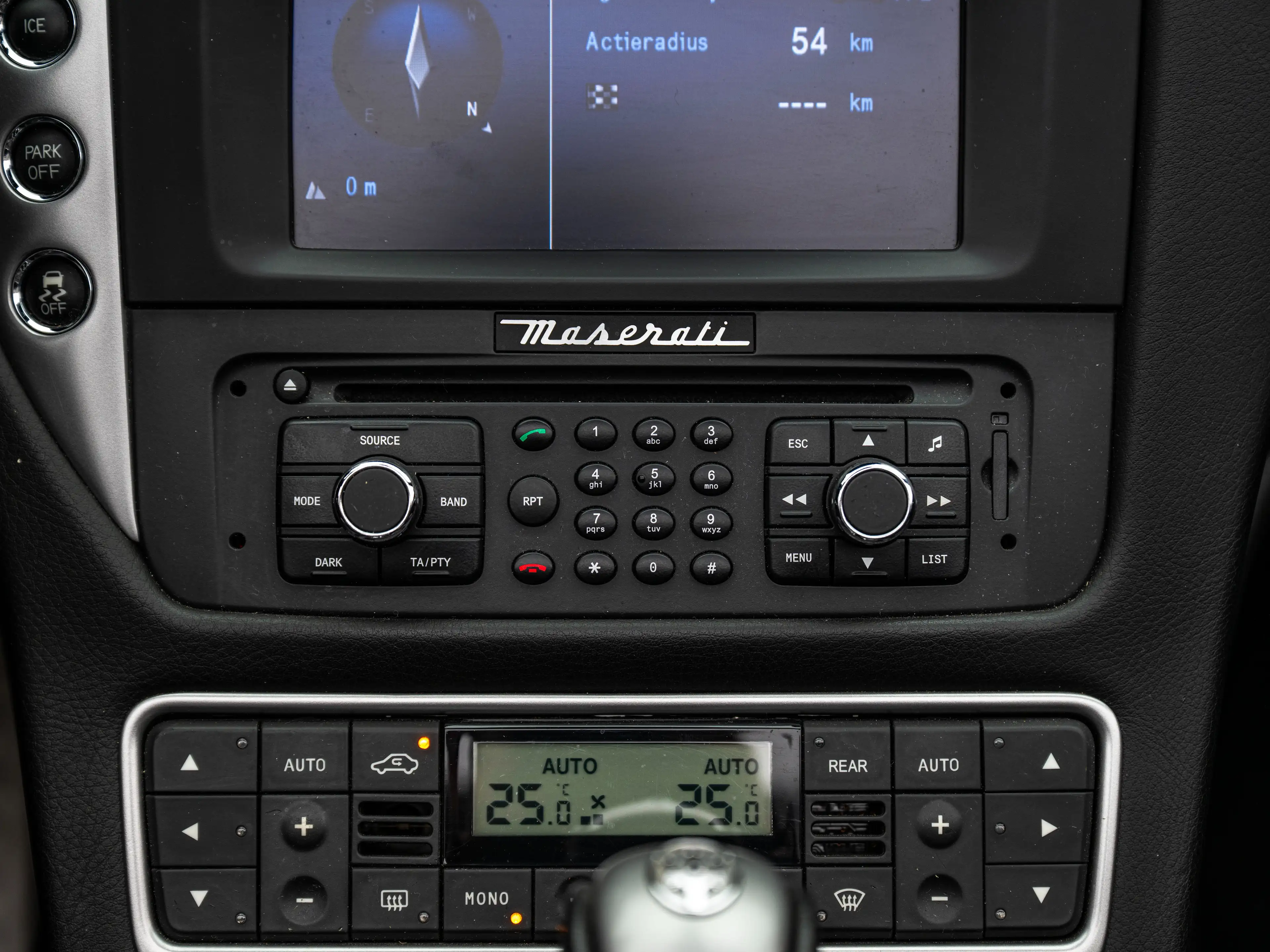 Maserati GranCabrio 4.7 S Sport — photo 12