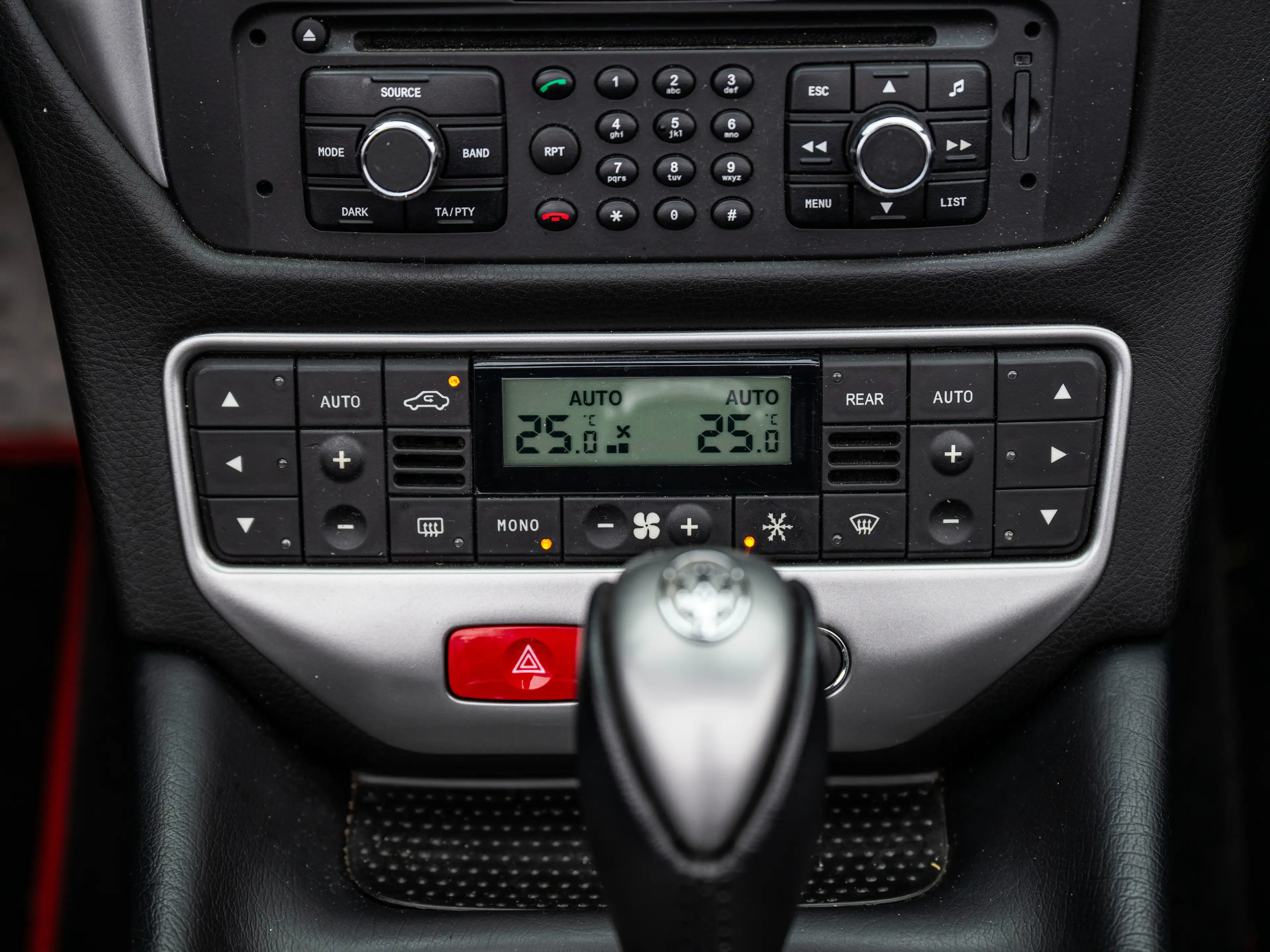 Maserati GranCabrio 4.7 S Sport — photo 13